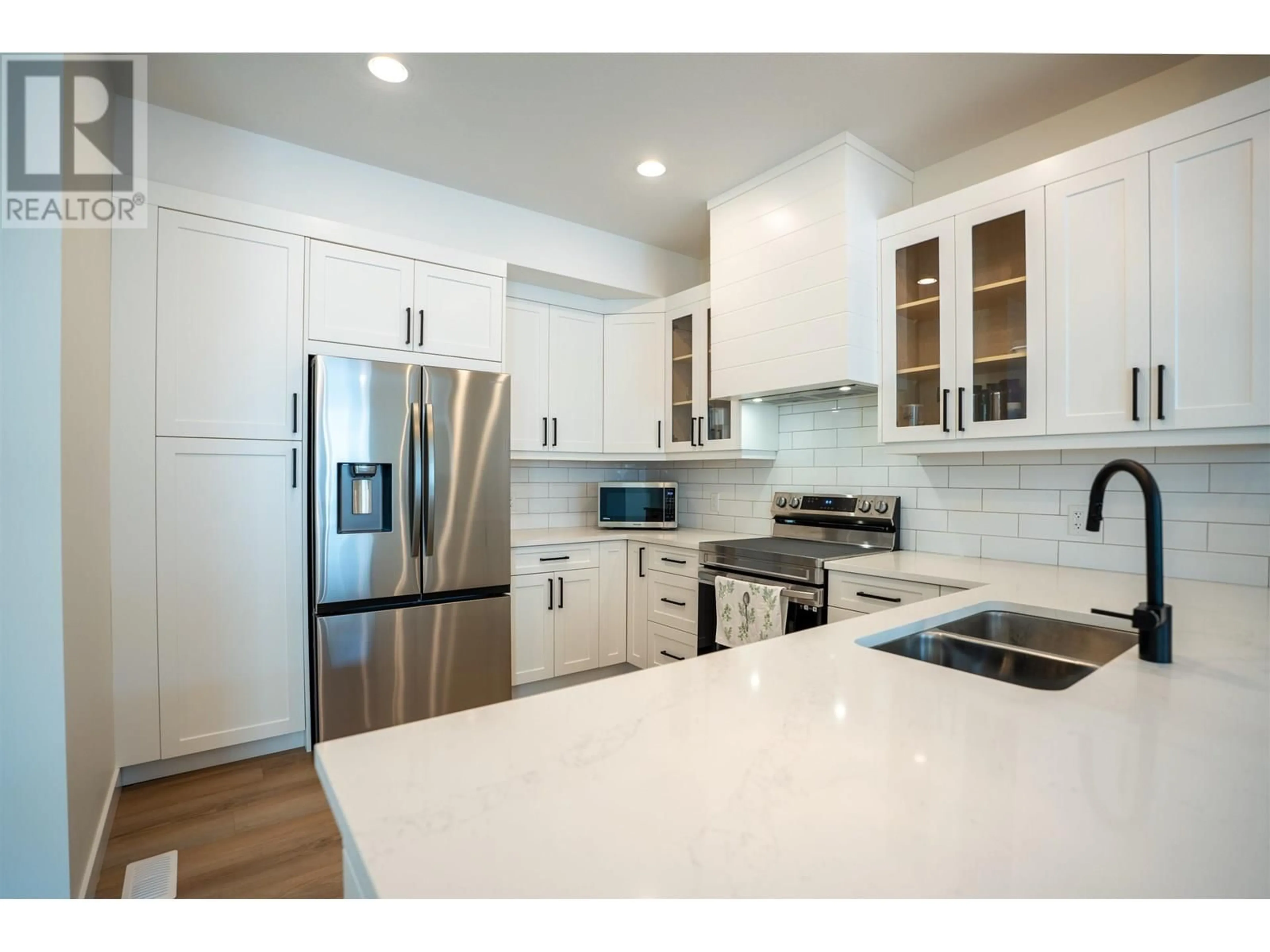 Open concept kitchen, unknown for 703 - 4274 22ND AVENUE, Prince George British Columbia V2N0J4