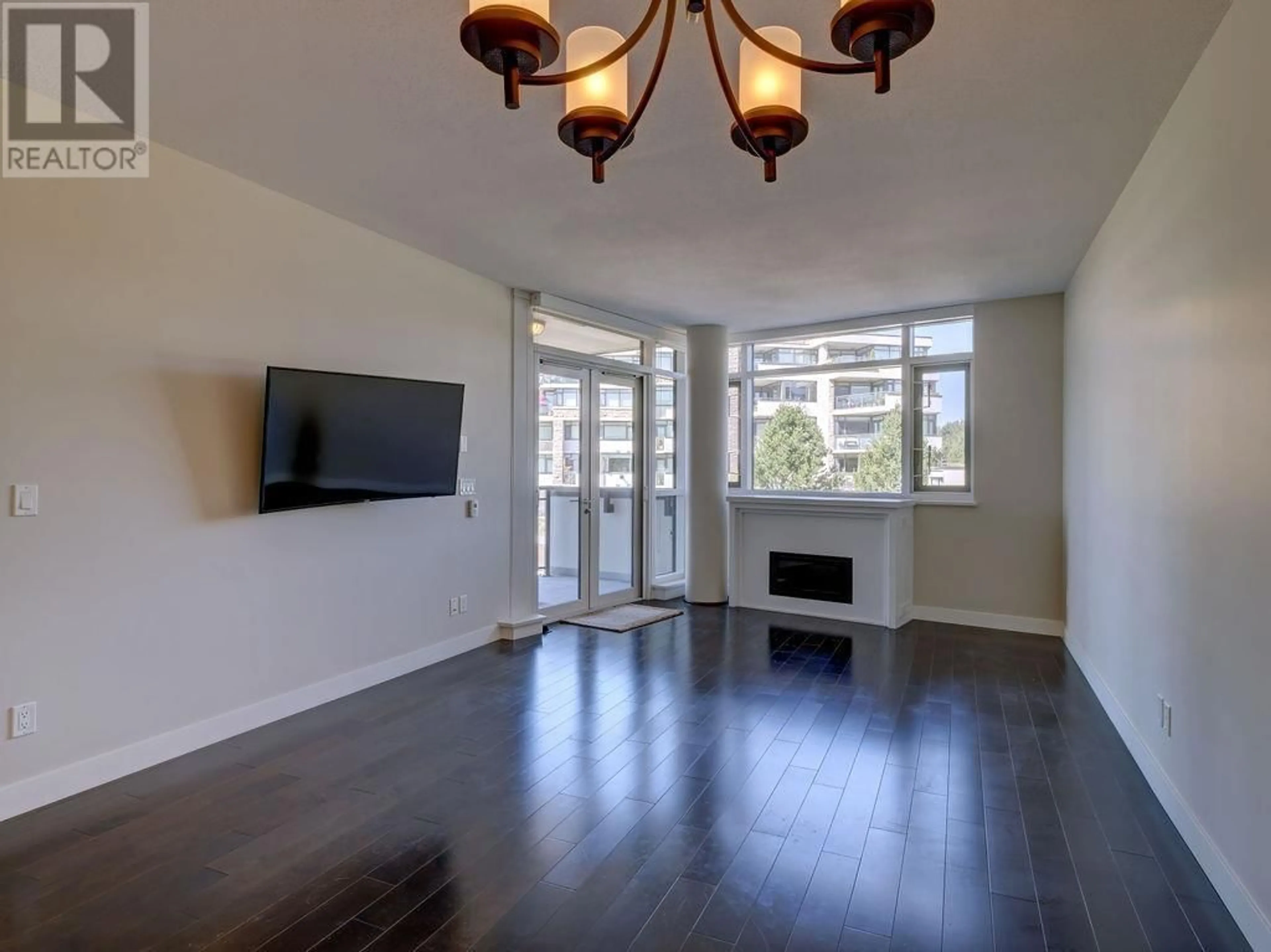 A pic of a room for 306 - 5665 TEREDO STREET, Sechelt British Columbia V7Z0J2