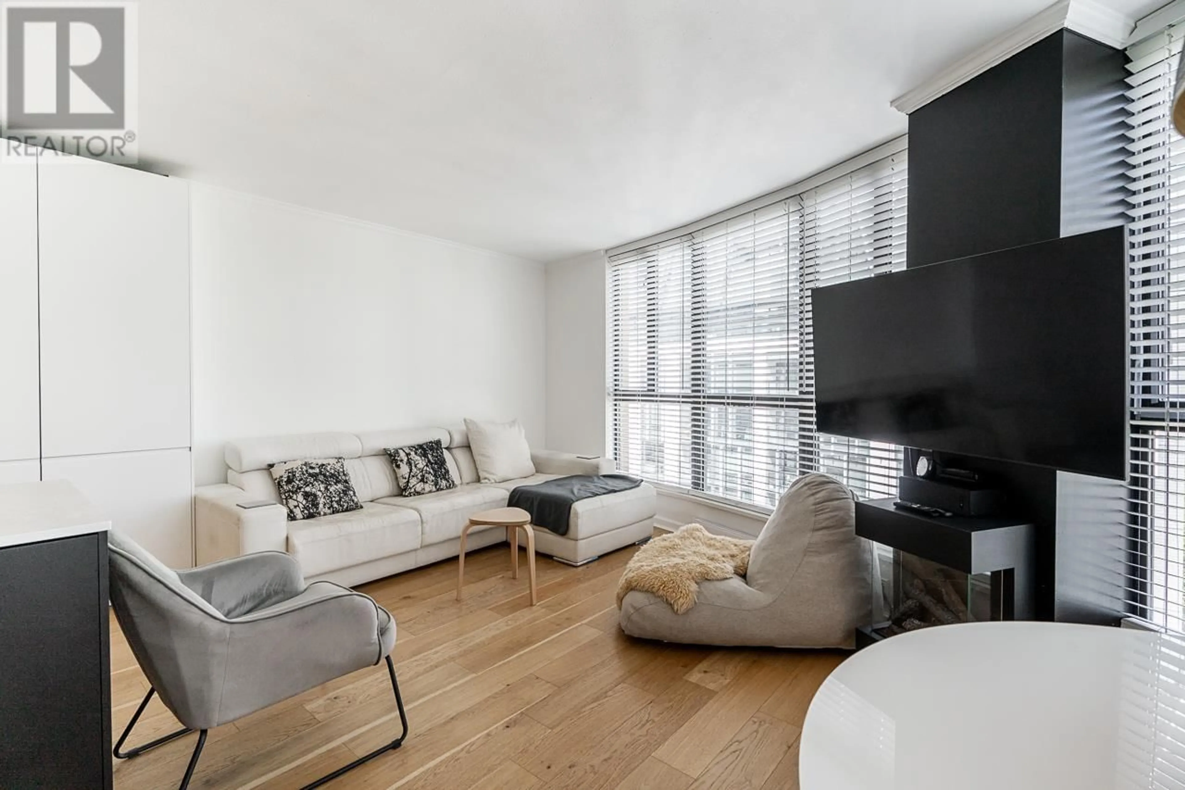 Living room with furniture, unknown for 1005 - 488 HELMCKEN STREET, Vancouver British Columbia V6B6E4