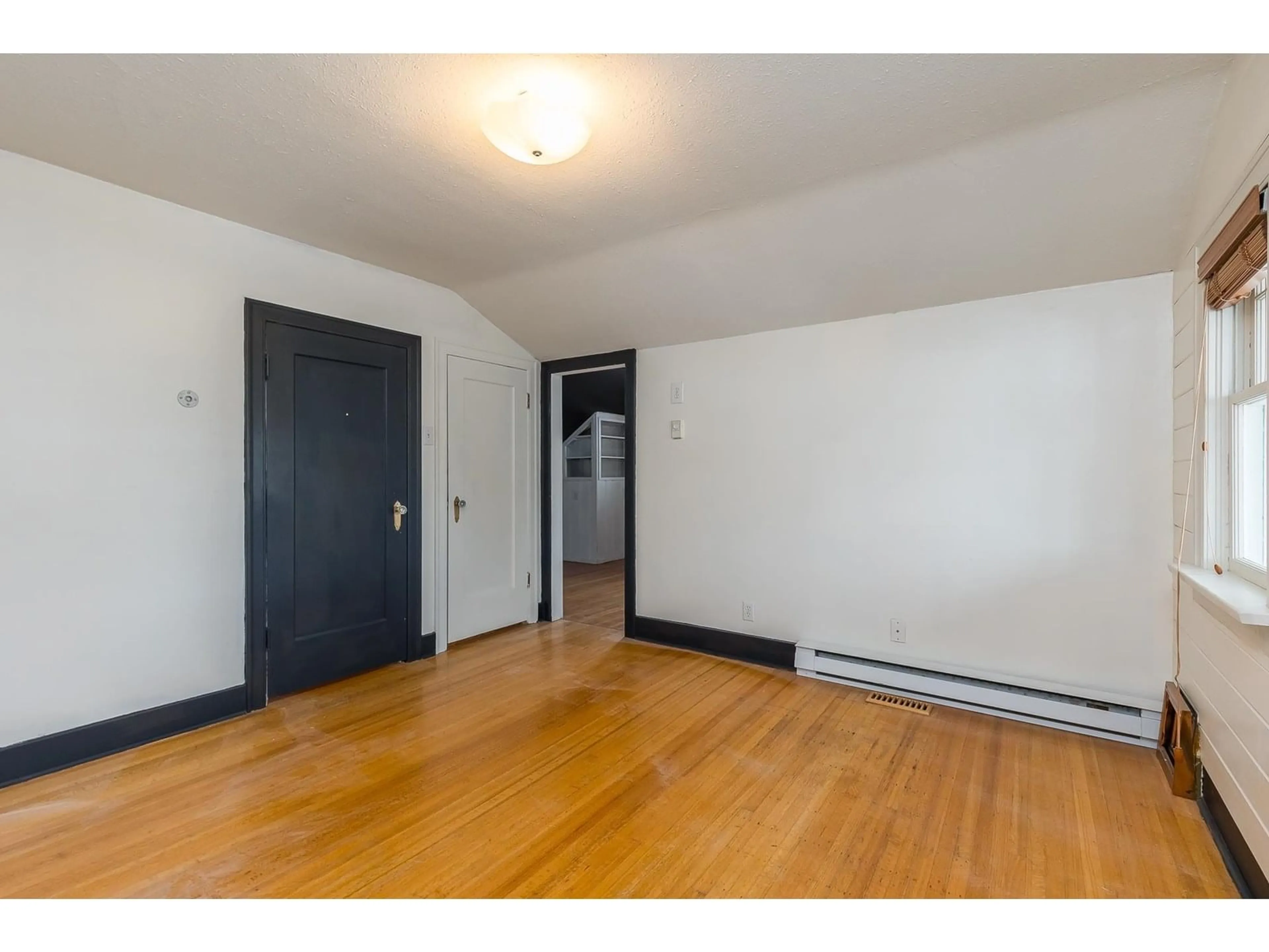 A pic of a room for 46085 FIRST AVENUE, Chilliwack British Columbia V2P1W2