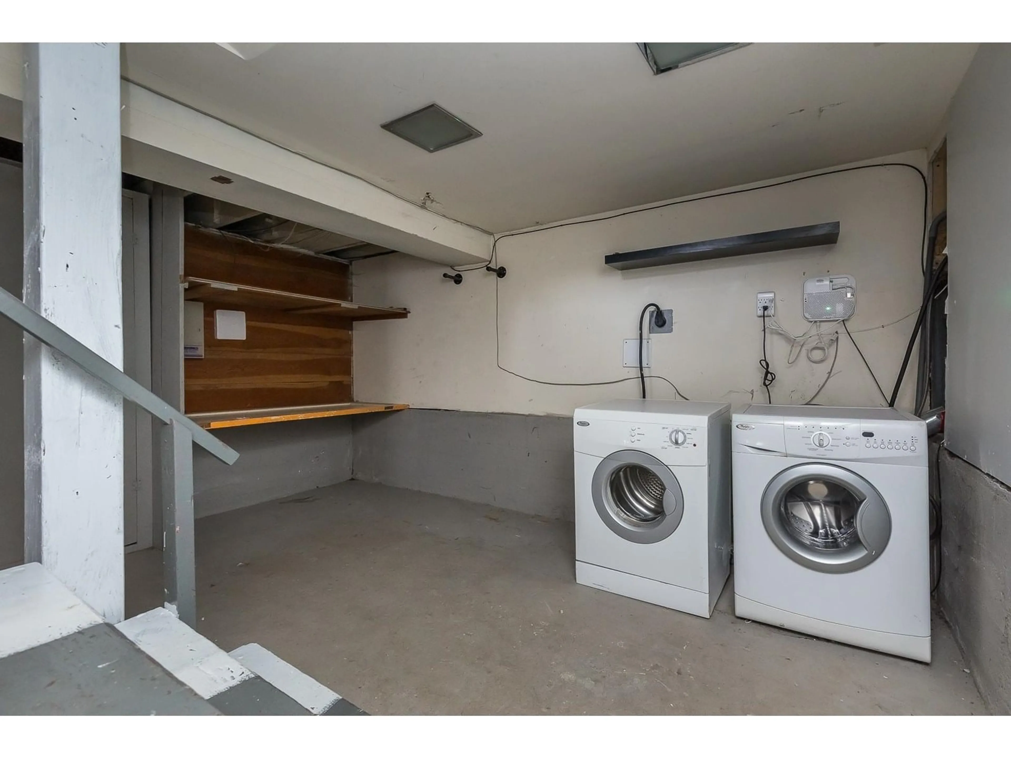 Laundry room for 46085 FIRST AVENUE, Chilliwack British Columbia V2P1W2