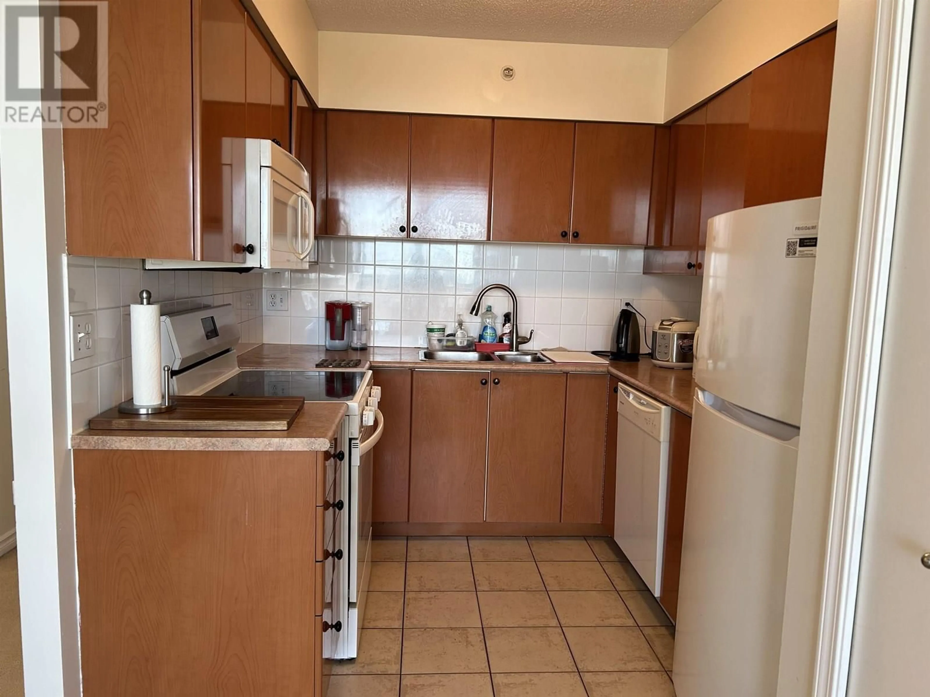 Standard kitchen, unknown for 1201 - 5911 ALDERBRIDGE WAY, Richmond British Columbia V6X4C6