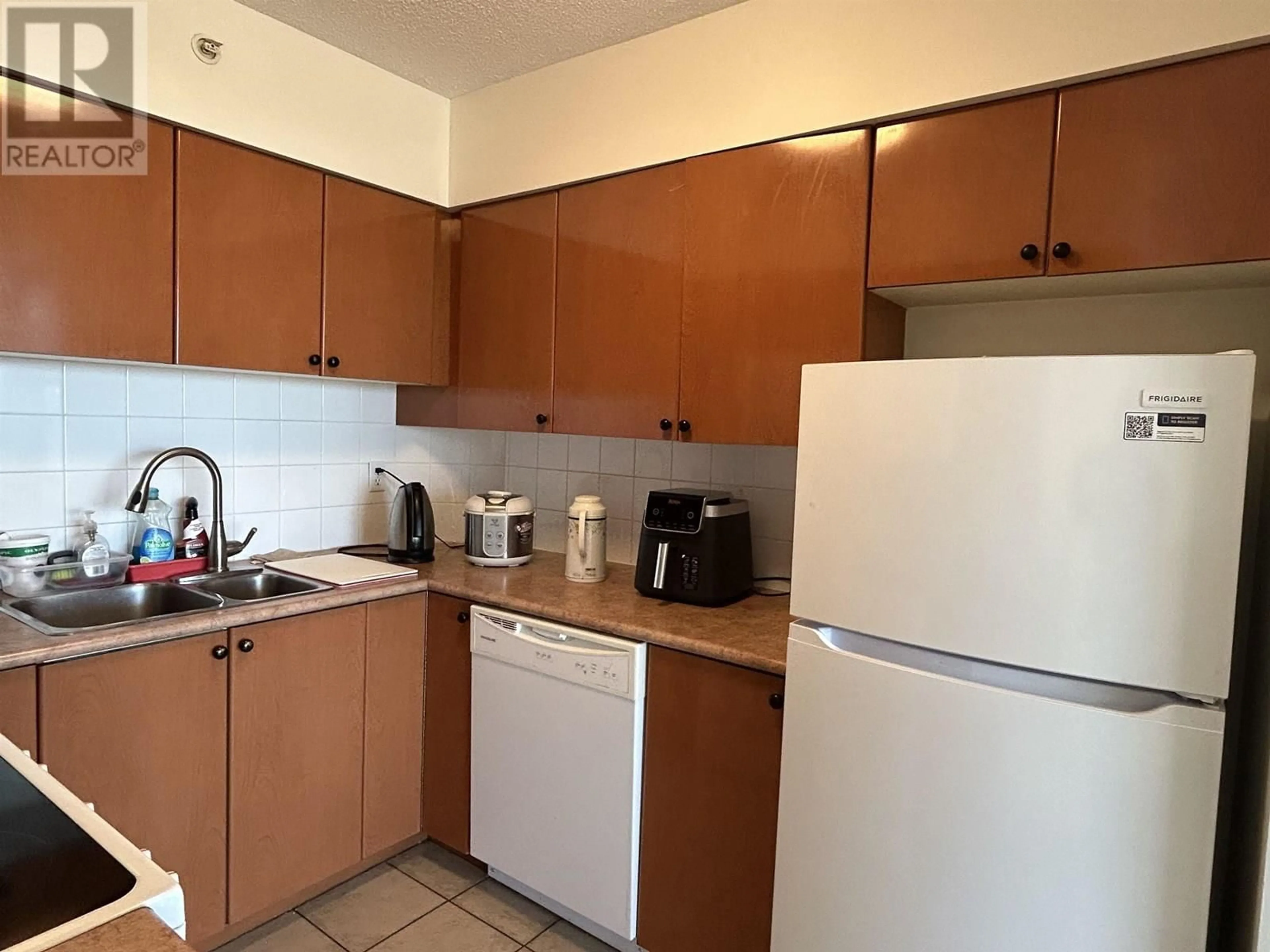 Standard kitchen, unknown for 1201 - 5911 ALDERBRIDGE WAY, Richmond British Columbia V6X4C6