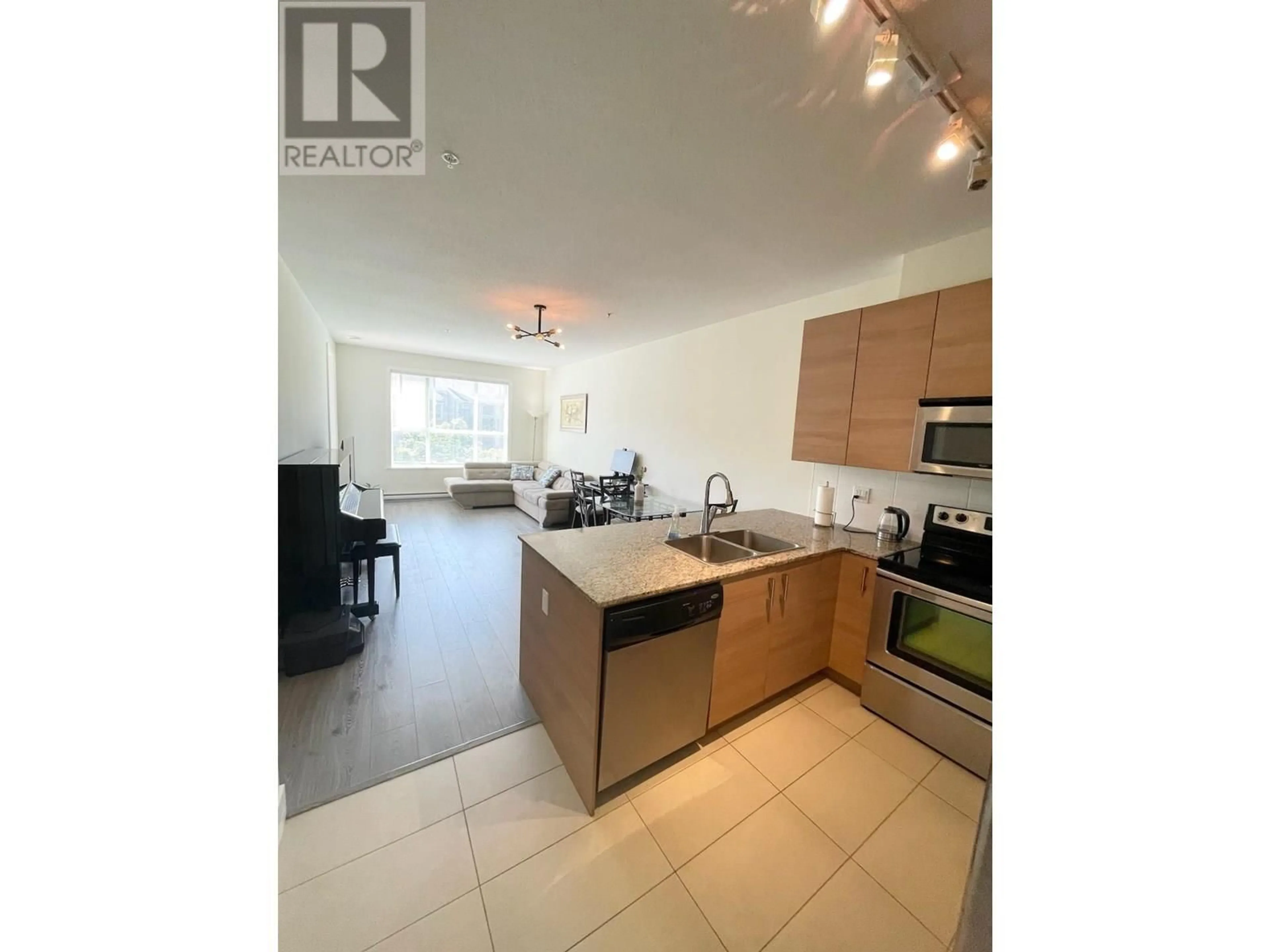 Unknown for 301 - 5788 SIDLEY STREET, Burnaby British Columbia V5J0E4