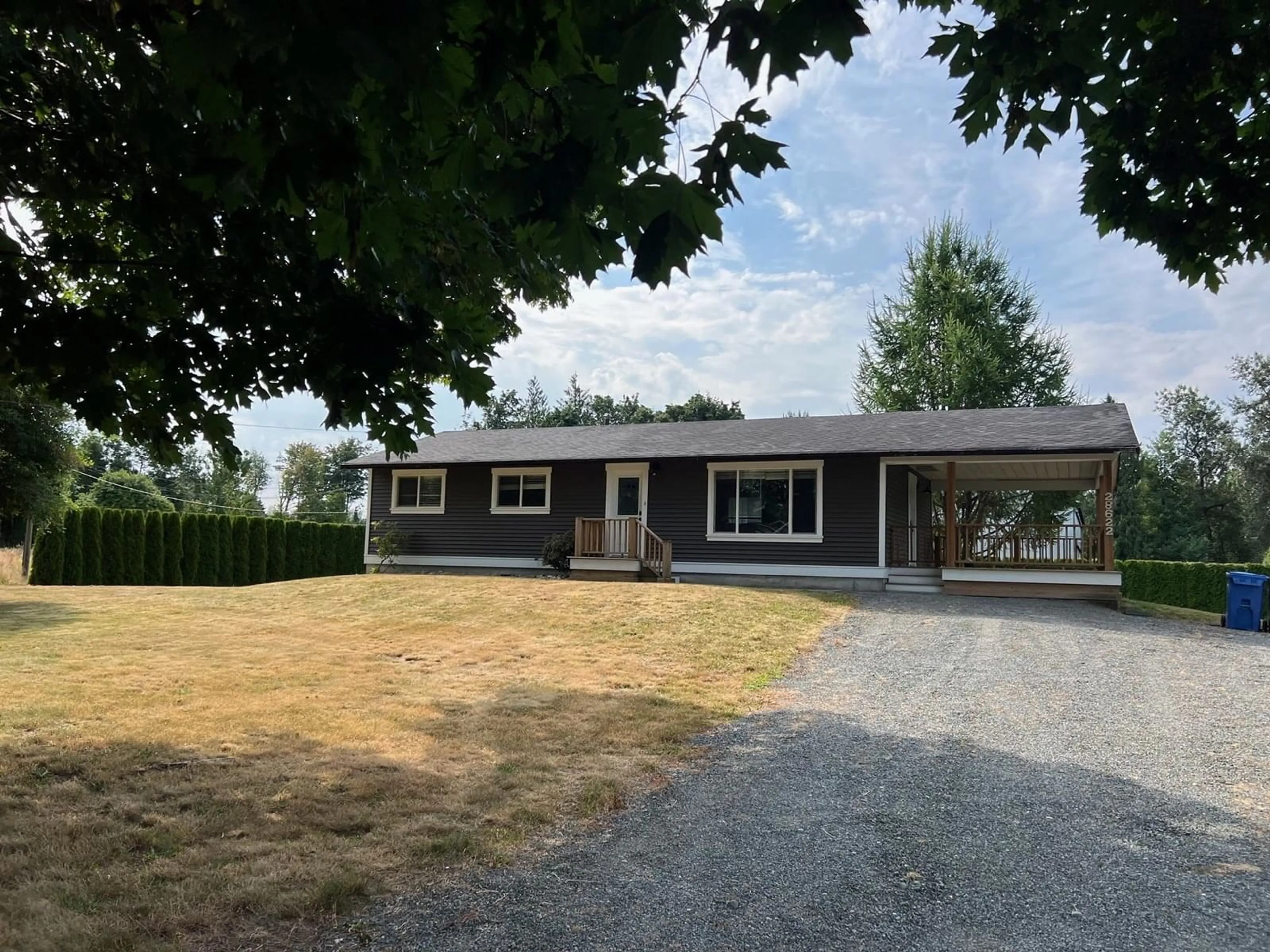 A pic from outside/outdoor area/front of a property/back of a property/a pic from drone, unknown for 28622 MYRTLE, Abbotsford British Columbia V4X2P4