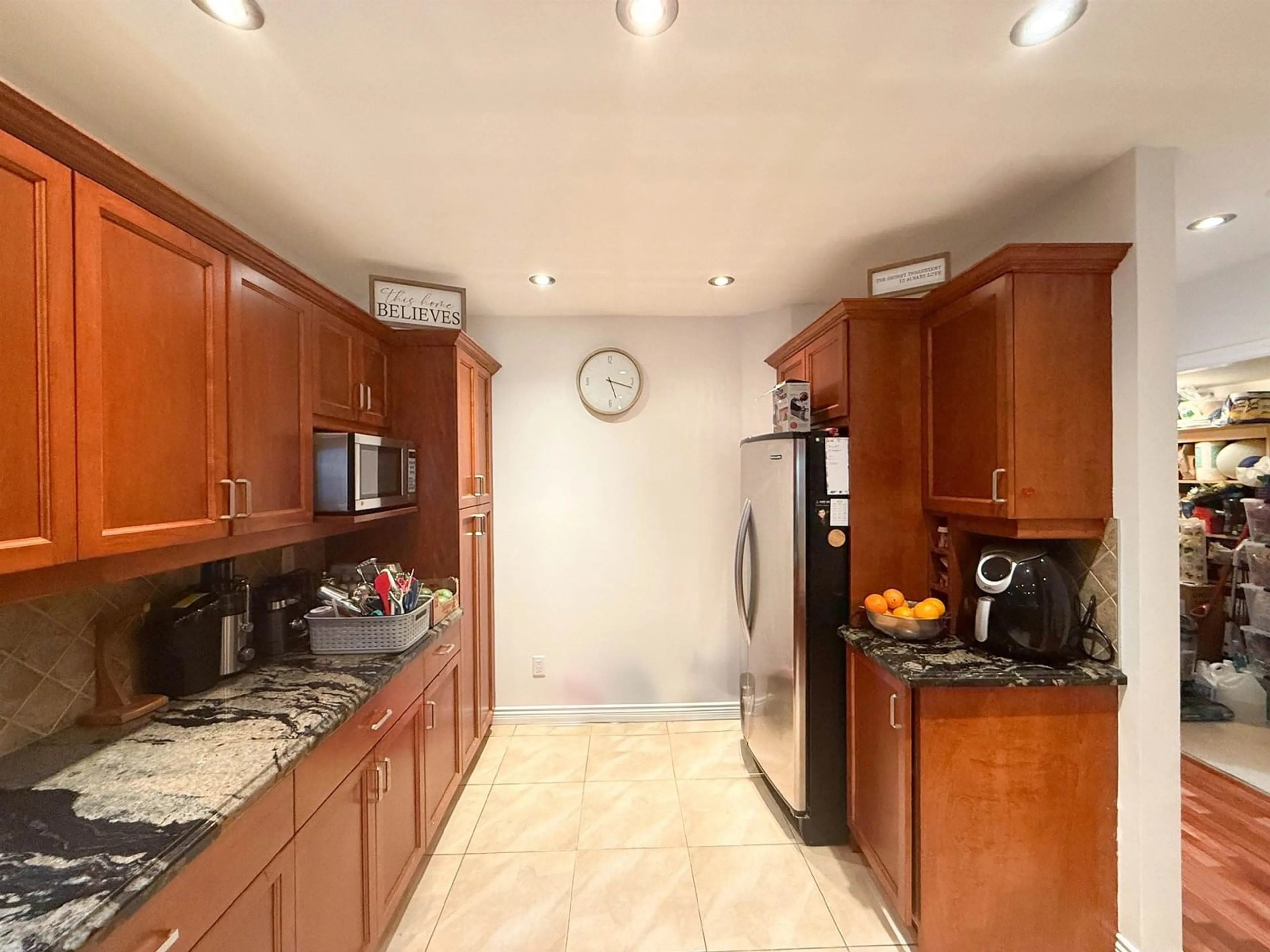 Standard kitchen, ceramic/tile floor for 5 - 13630 84, Surrey British Columbia V3W0T6
