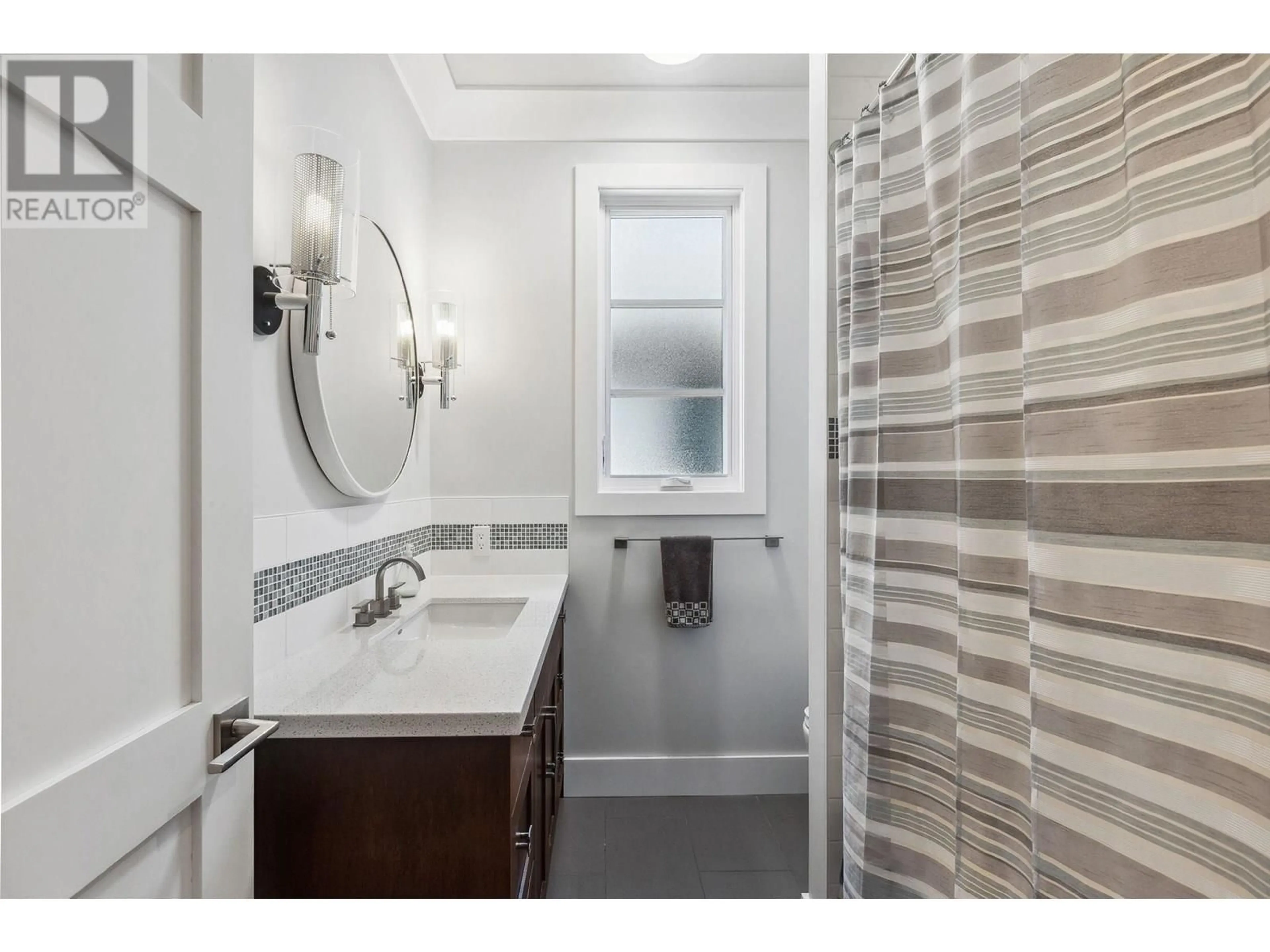 Standard bathroom, ceramic/tile floor for 3963 20TH AVENUE, Vancouver British Columbia V6S1G3