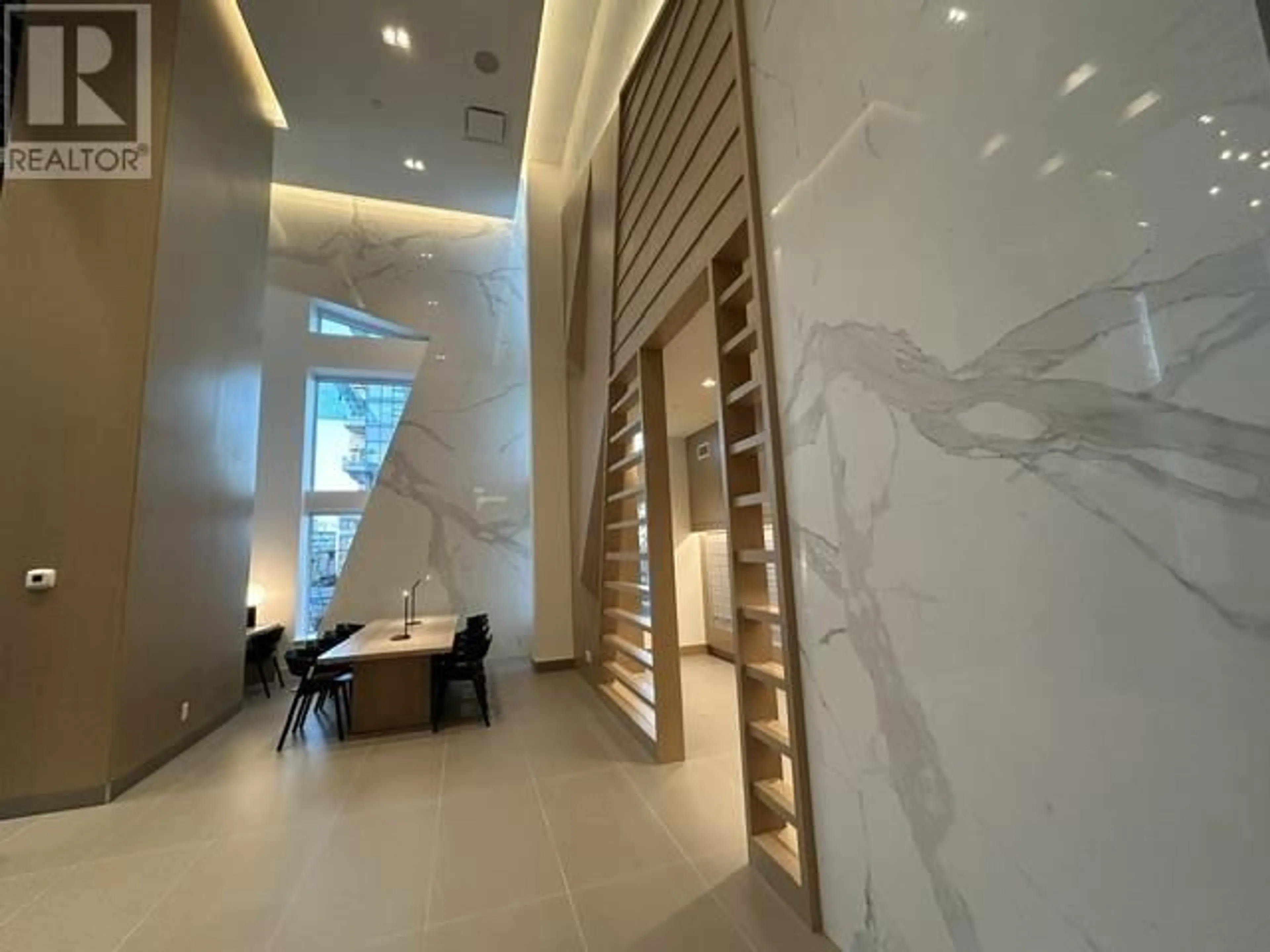 Indoor foyer for 2006 - 680 QUAYSIDE DRIVE, New Westminster British Columbia V3M0P2