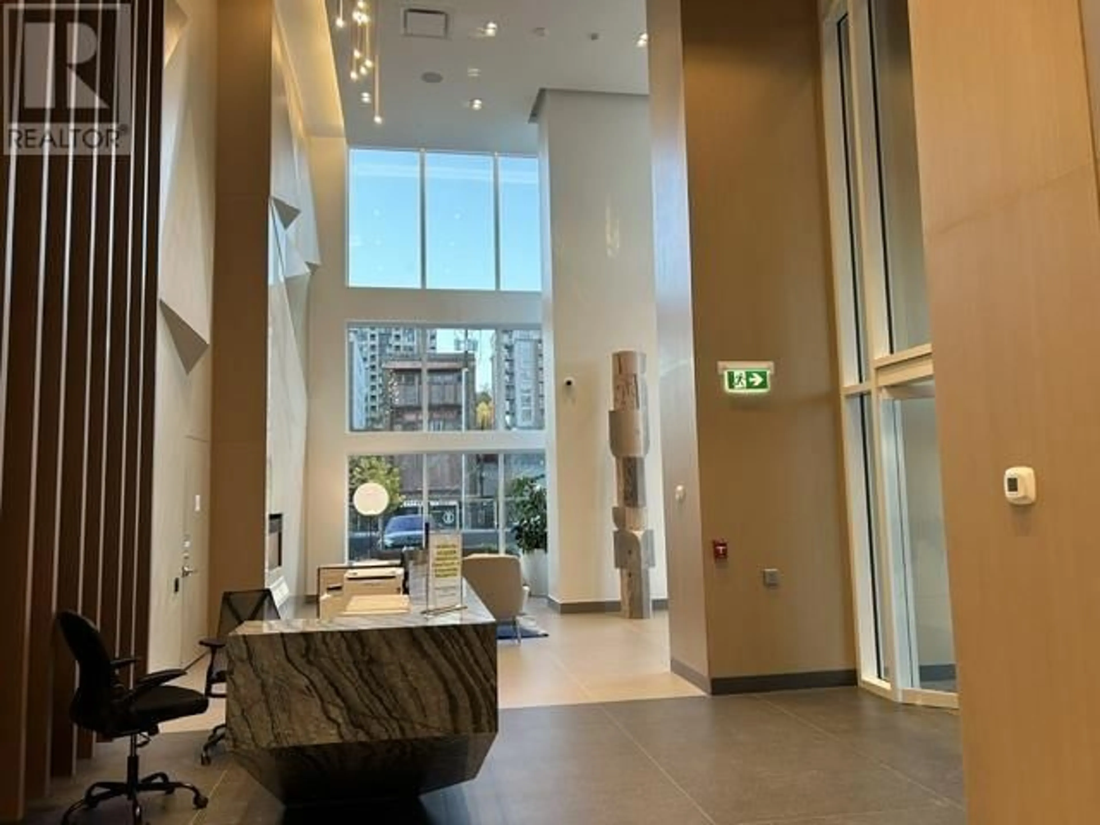 Indoor foyer for 2006 - 680 QUAYSIDE DRIVE, New Westminster British Columbia V3M0P2