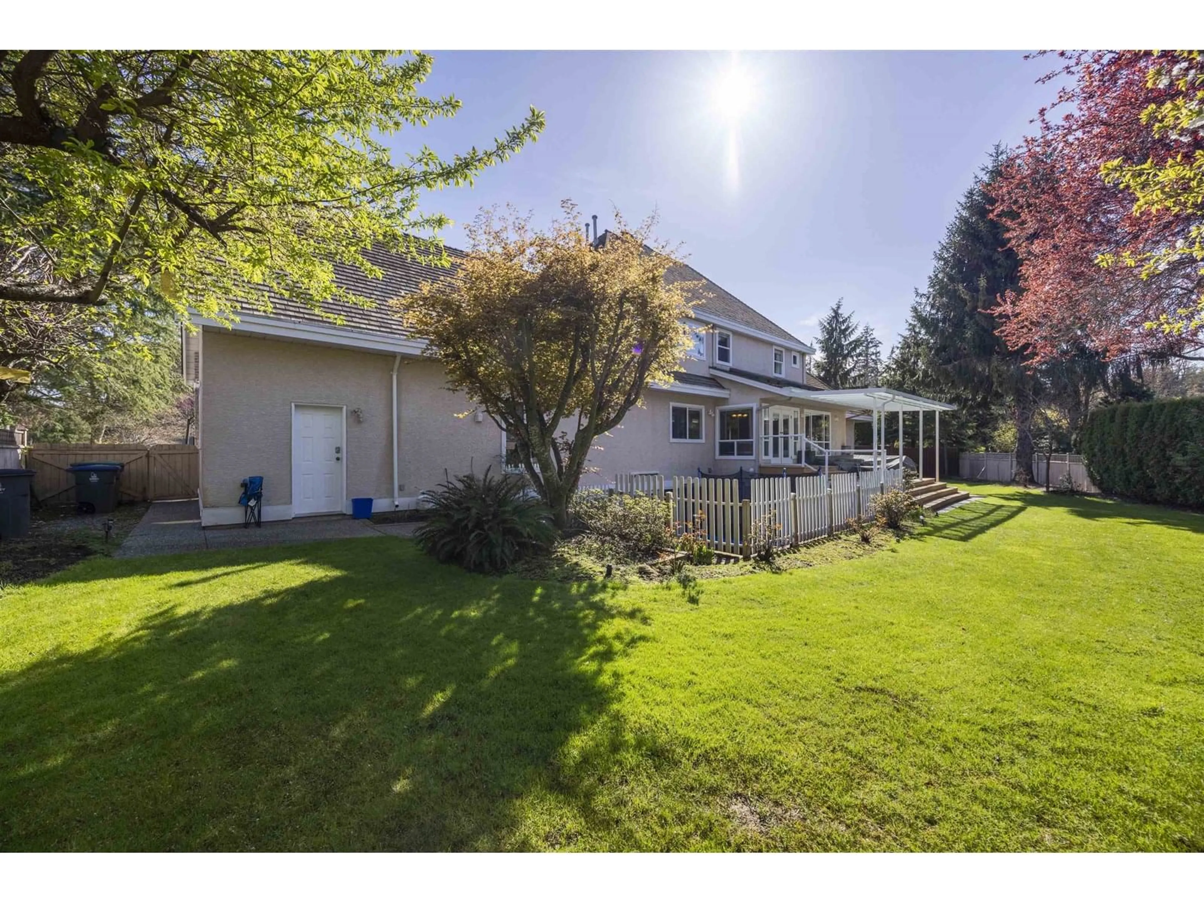 A pic from outside/outdoor area/front of a property/back of a property/a pic from drone, unknown for 13681 21, Surrey British Columbia V4A9V6