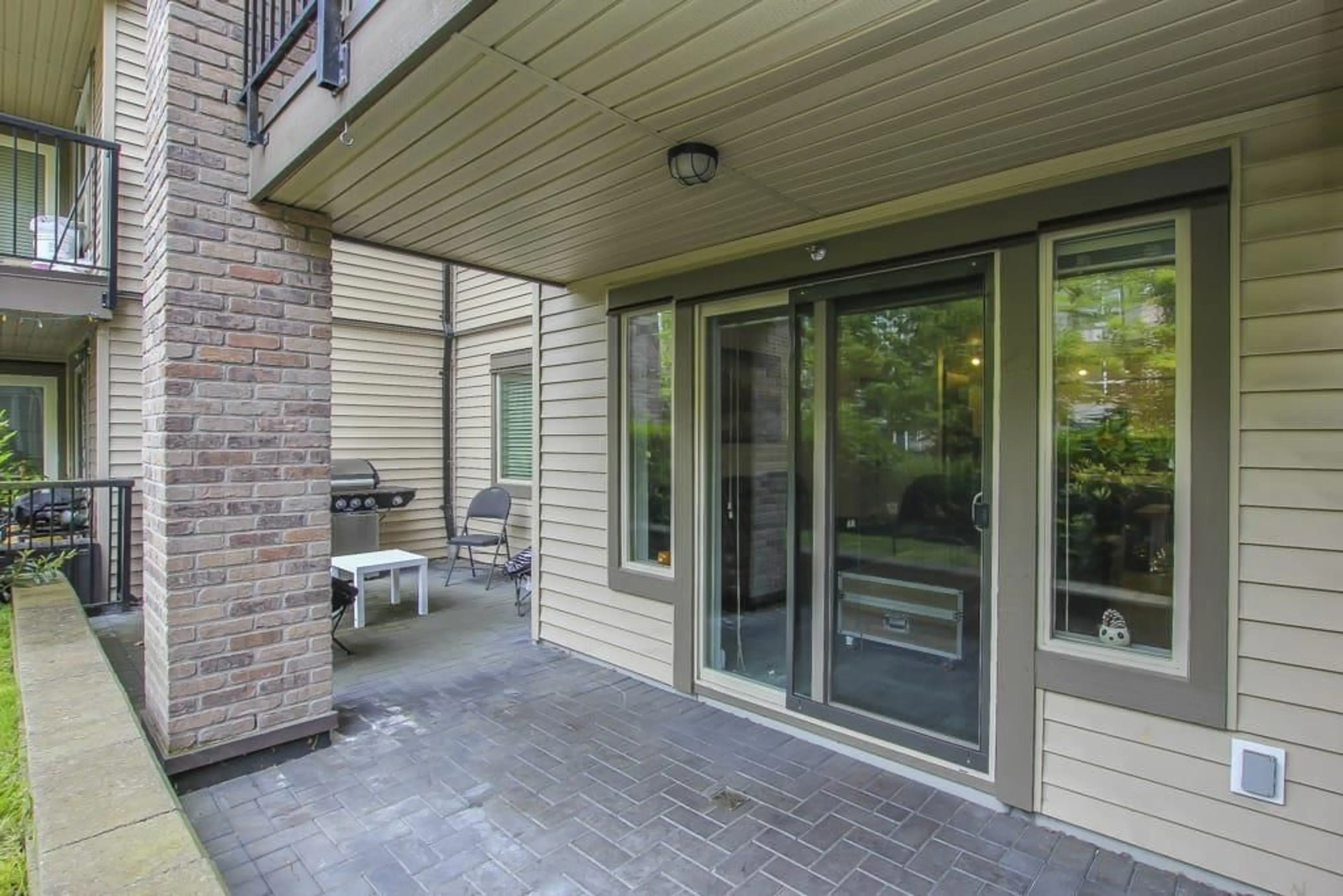 Patio, street for 206 - 8695 160, Surrey British Columbia V4N6L6