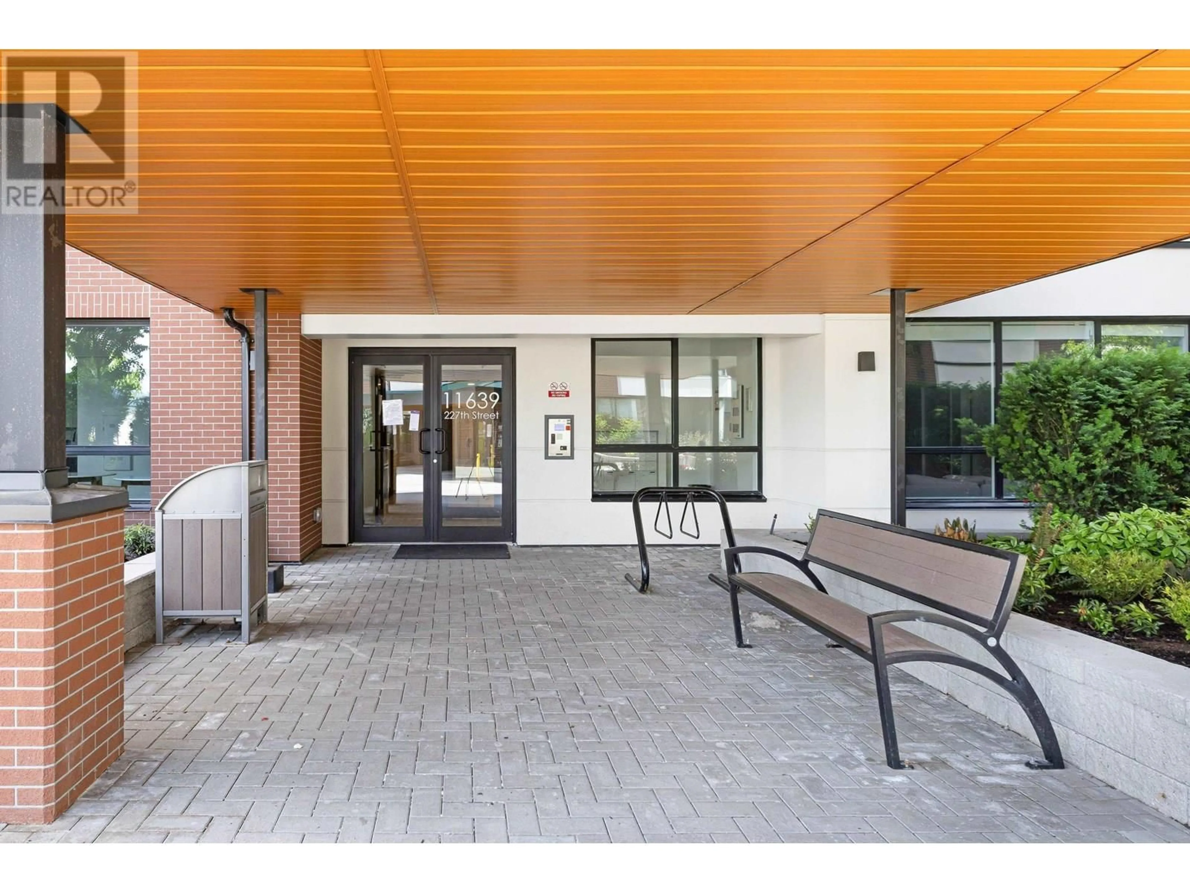 Indoor foyer for 505 - 11639 227 STREET, Maple Ridge British Columbia V2X9B2