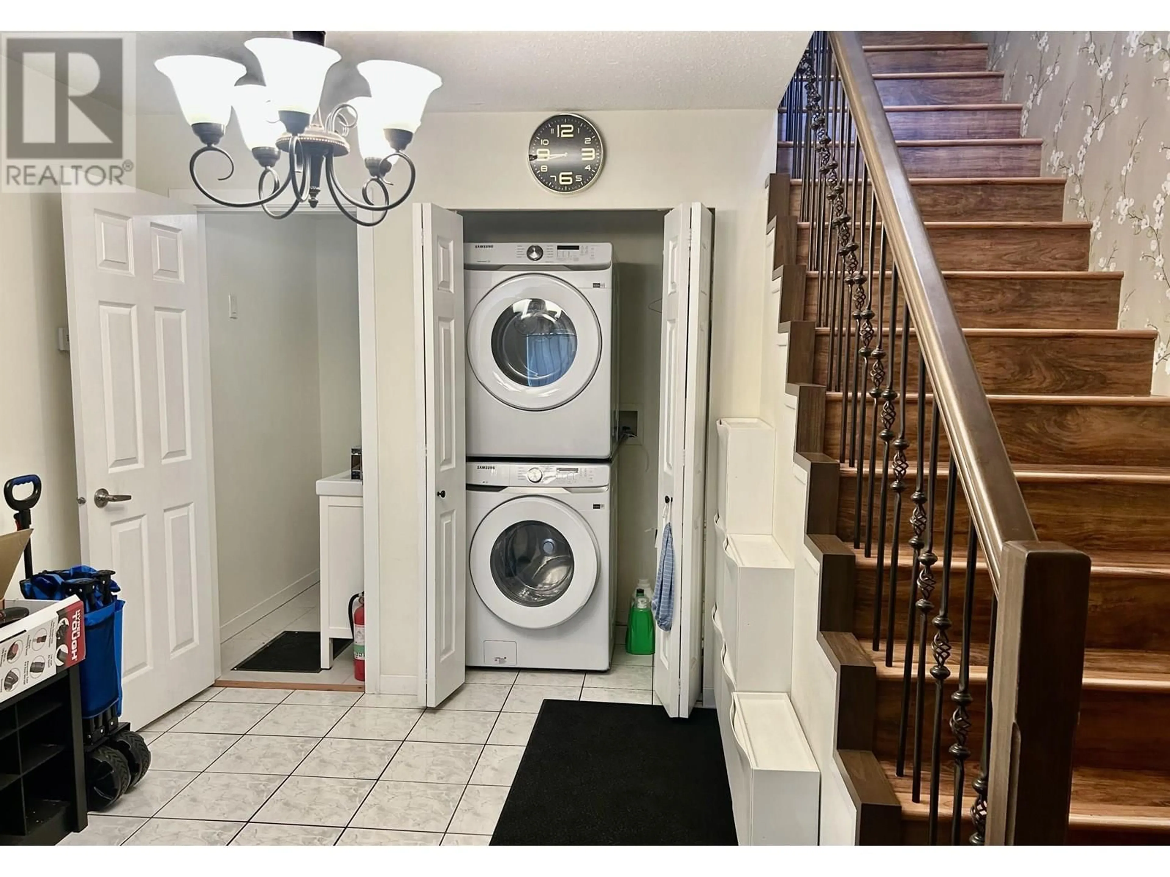 Laundry room for 20929 HUNTER PLACE, Maple Ridge British Columbia V2X8N4