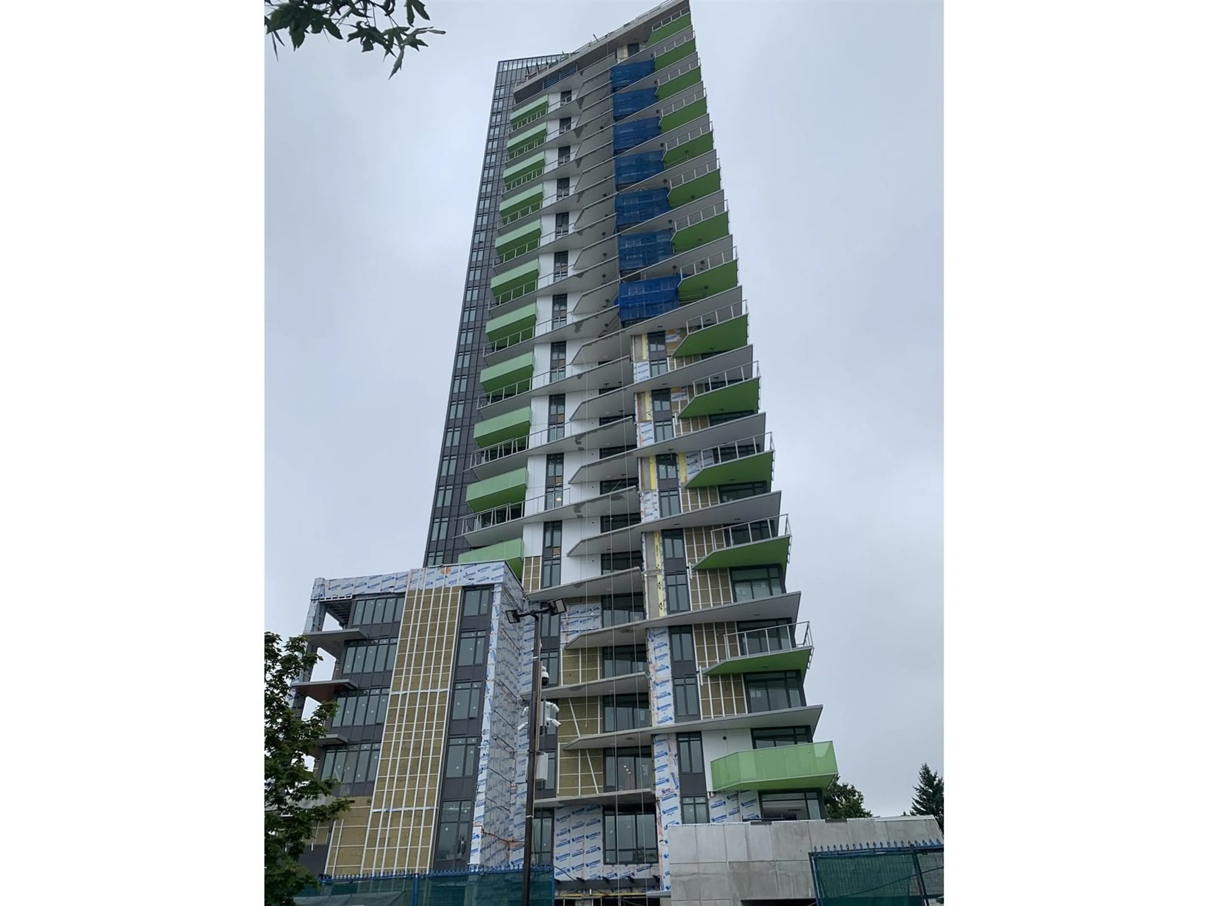 Unknown for 1806 - 10428 WHALLEY, Surrey British Columbia V3T0W2