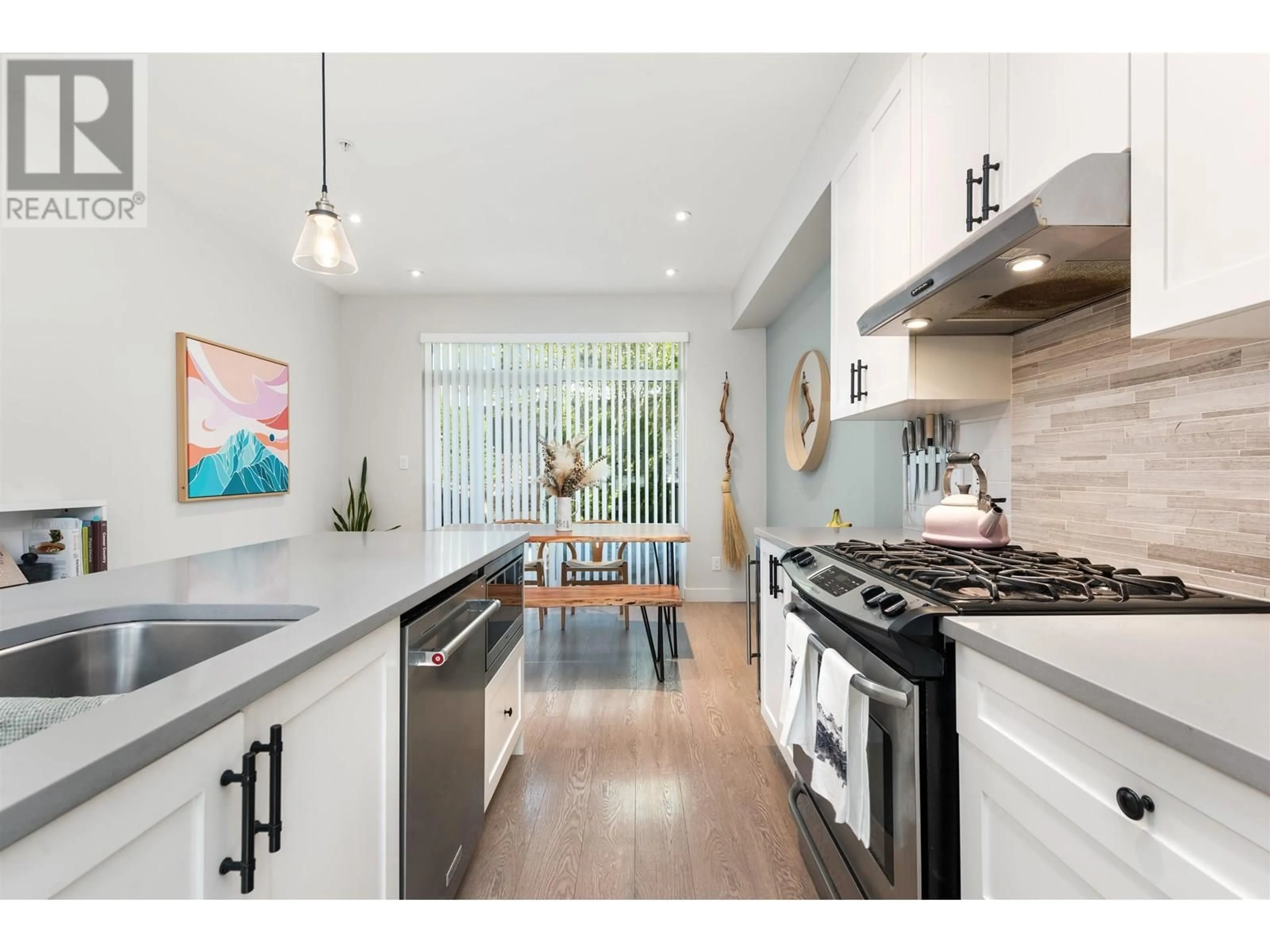 Open concept kitchen, unknown for 1229 BRANDYWINE DRIVE, Squamish British Columbia V8B0V4