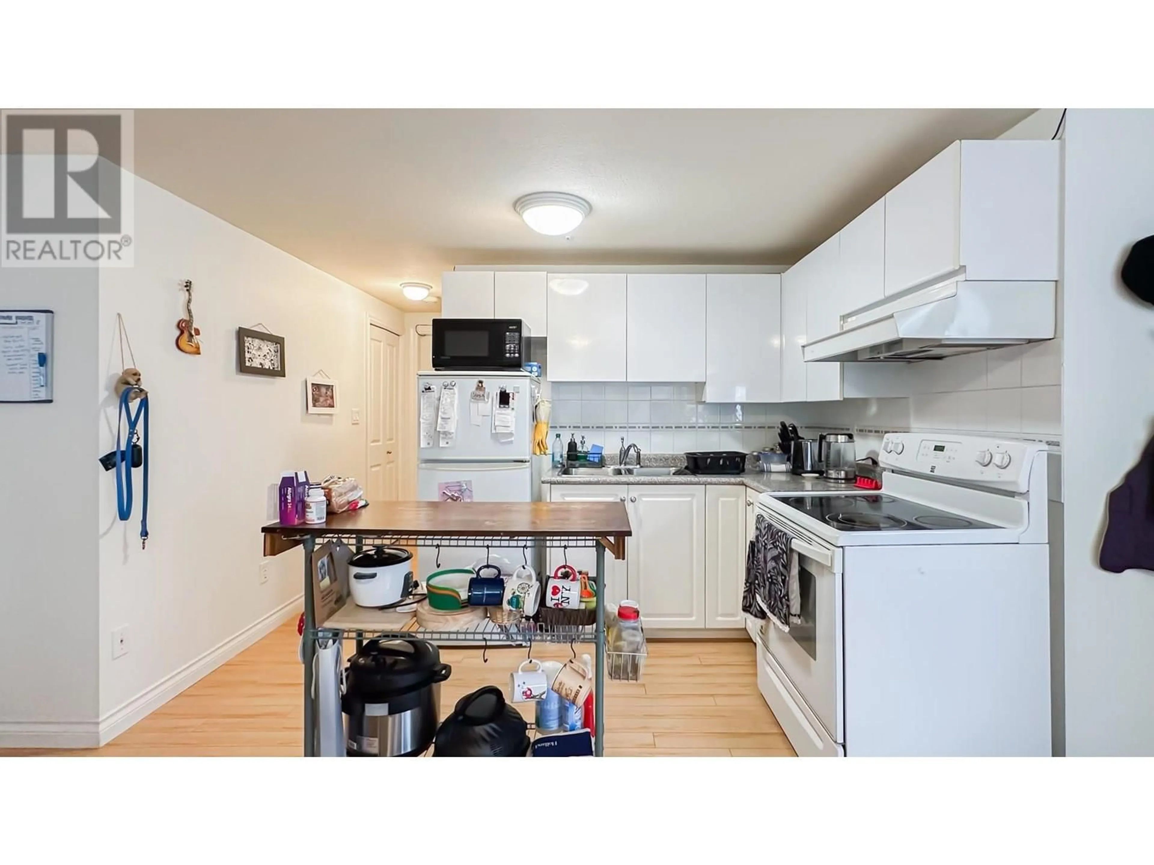Standard kitchen, unknown for 2137 20TH AVENUE, Vancouver British Columbia V6L1E9