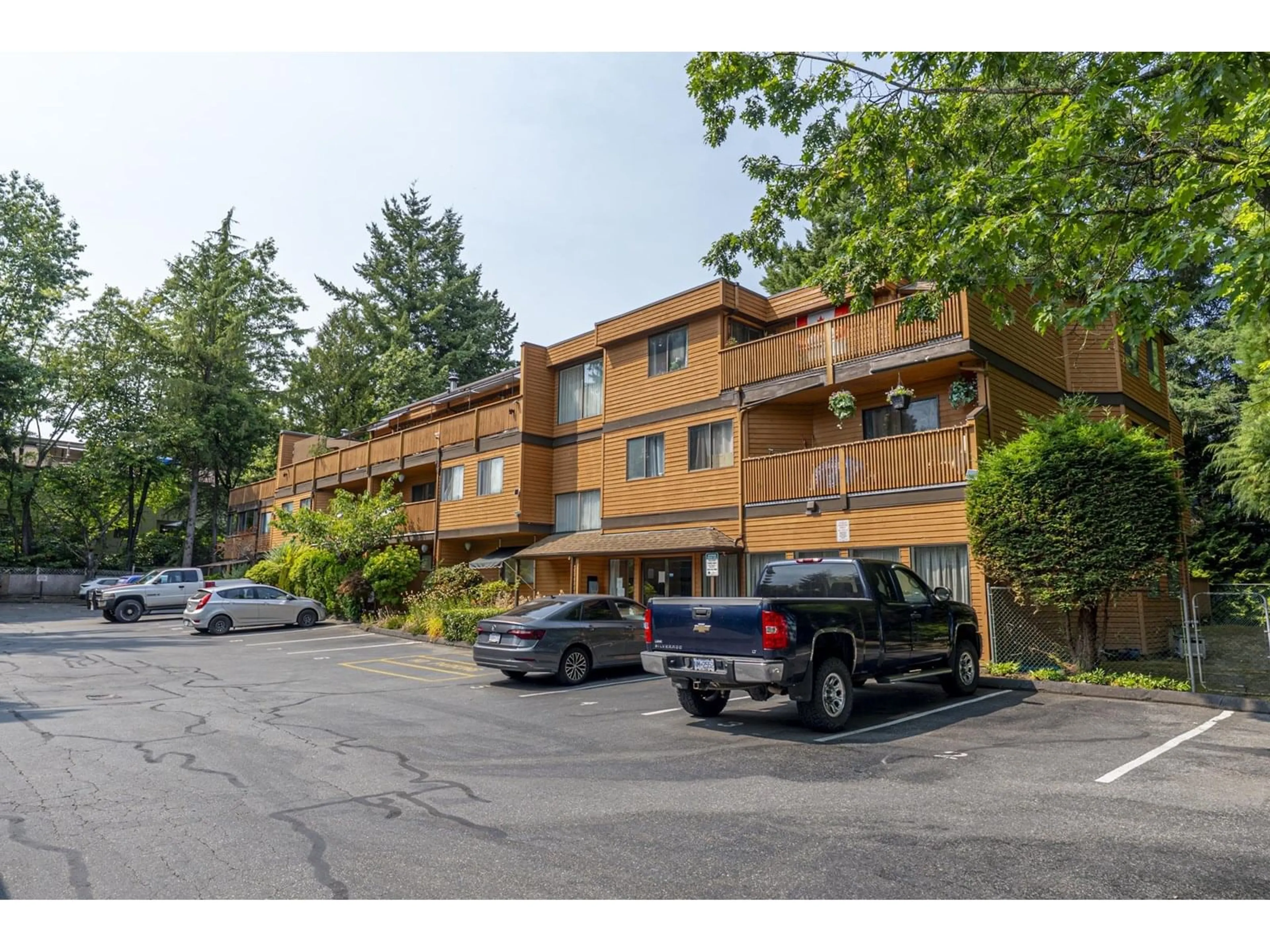 Unknown for 104 - 7155 134, Surrey British Columbia V3W4T1