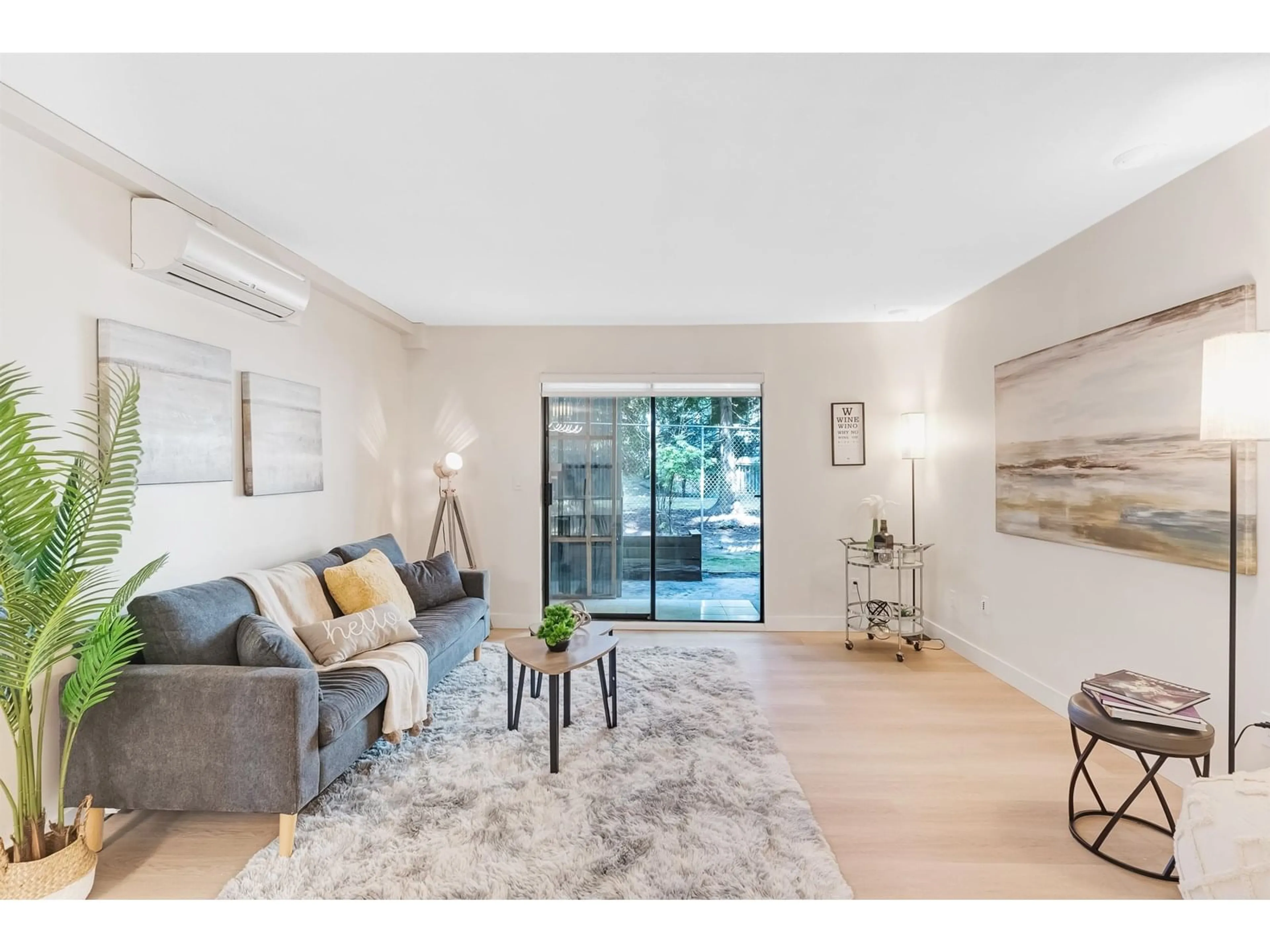 Living room with furniture, unknown for 104 - 7155 134, Surrey British Columbia V3W4T1