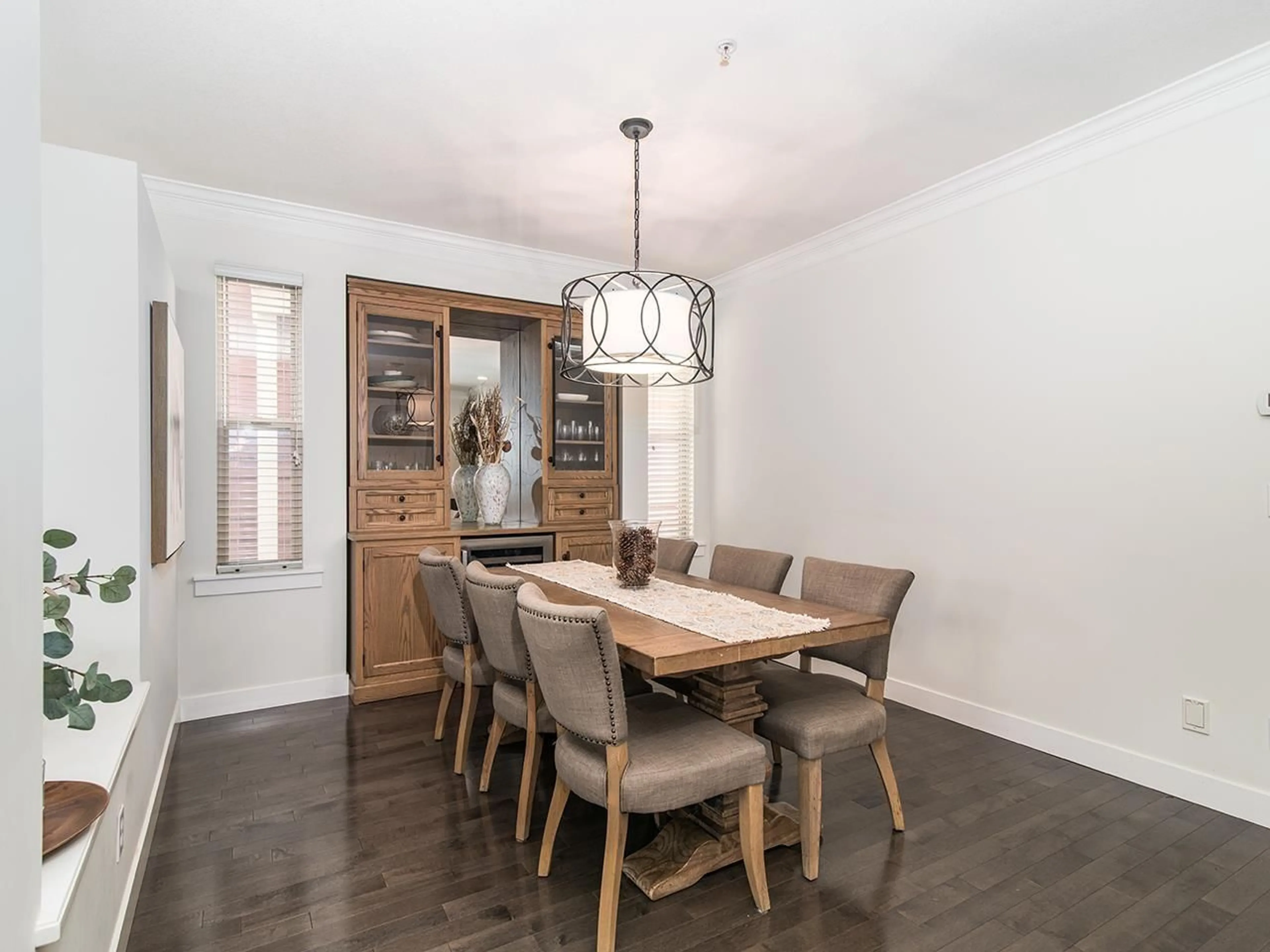 Dining room, wood/laminate floor for 22928 BILLY BROWN, Langley British Columbia V1M4G3