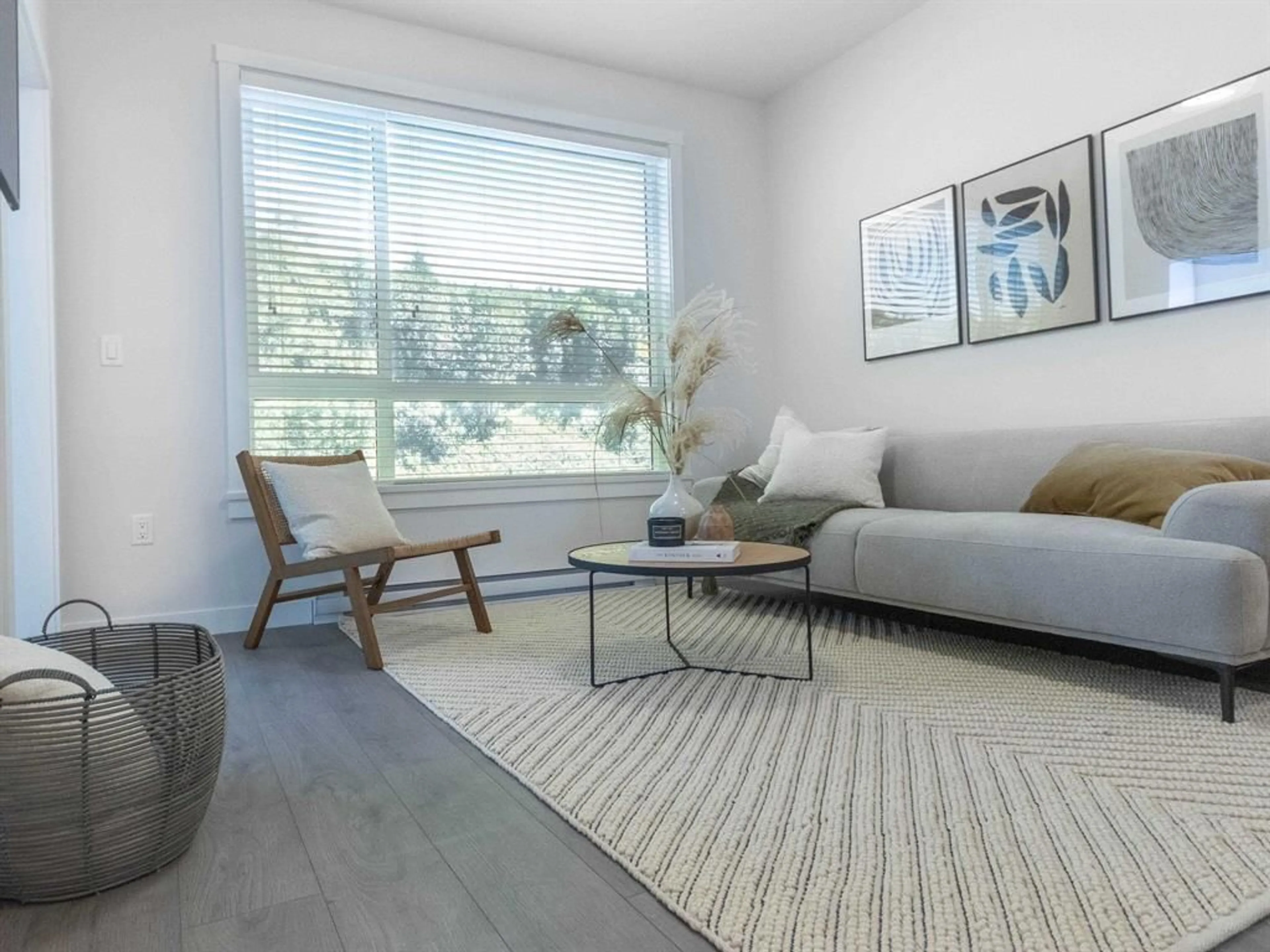 Living room with furniture, unknown for 522 - 33886 PINE, Abbotsford British Columbia V2S0N9