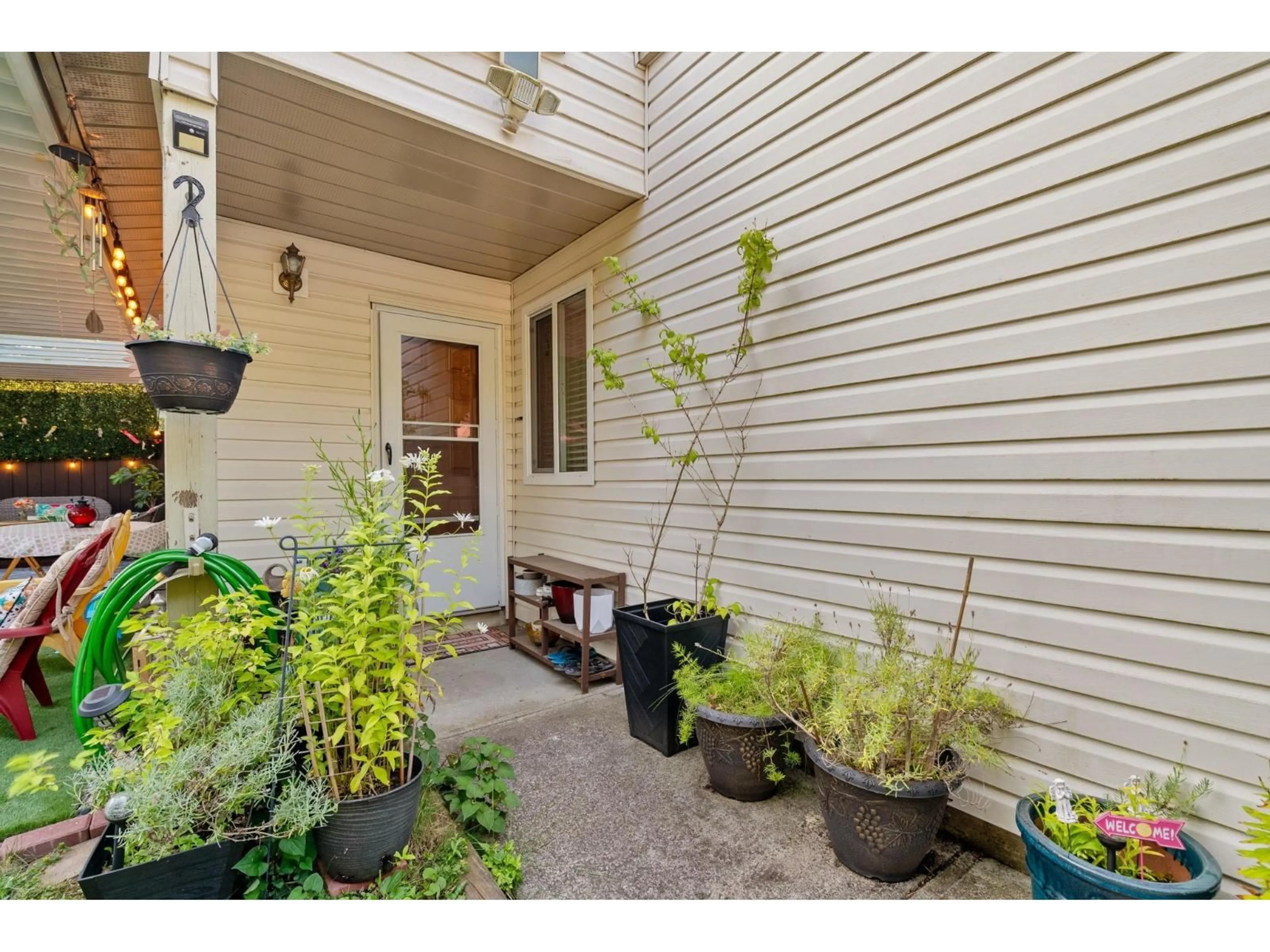 Unknown for 30 - 8555 KING GEORGE, Surrey British Columbia V3W5C3
