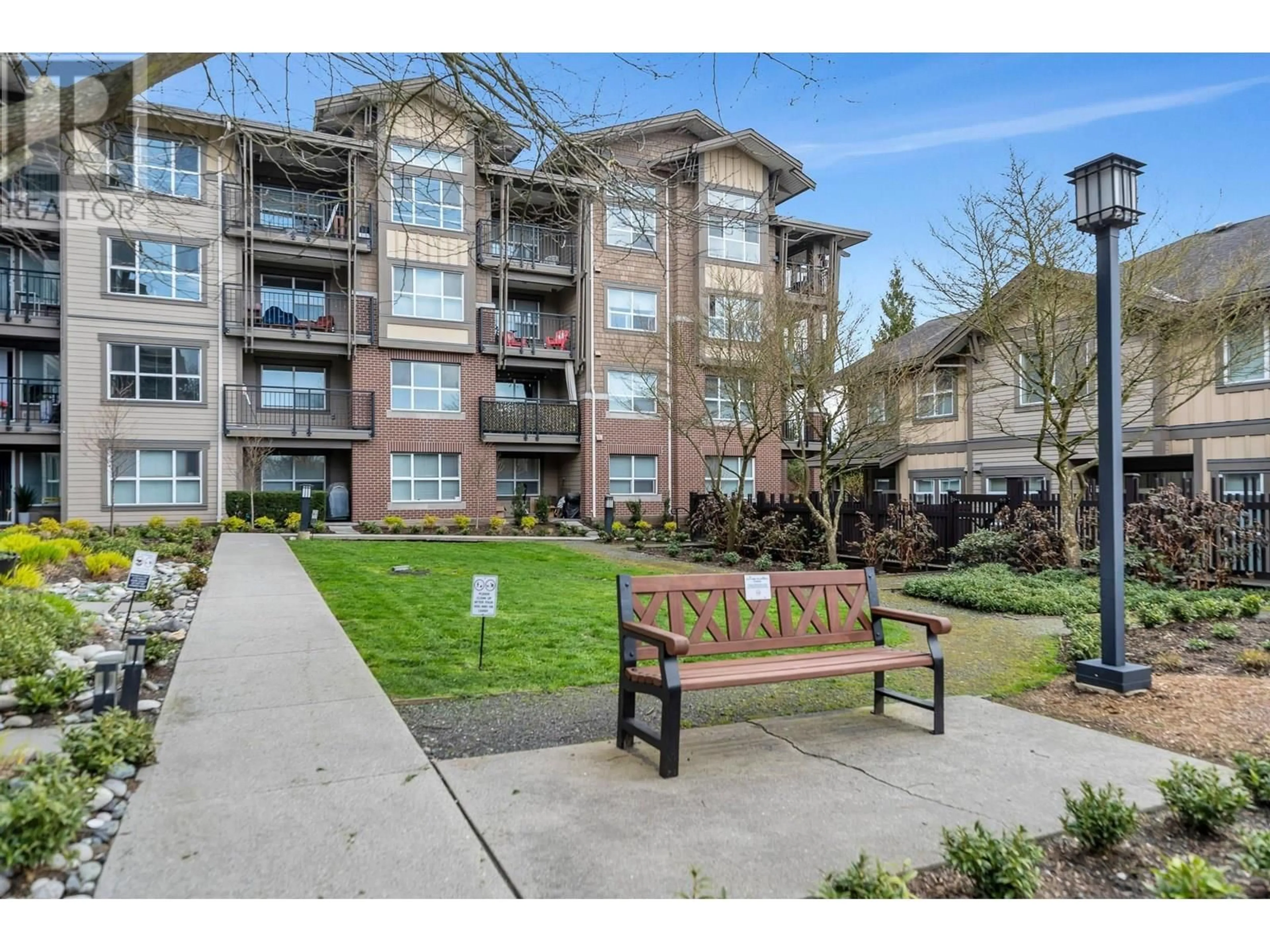 Patio, mountain view for 302 - 5885 IRMIN STREET, Burnaby British Columbia V5J0C2