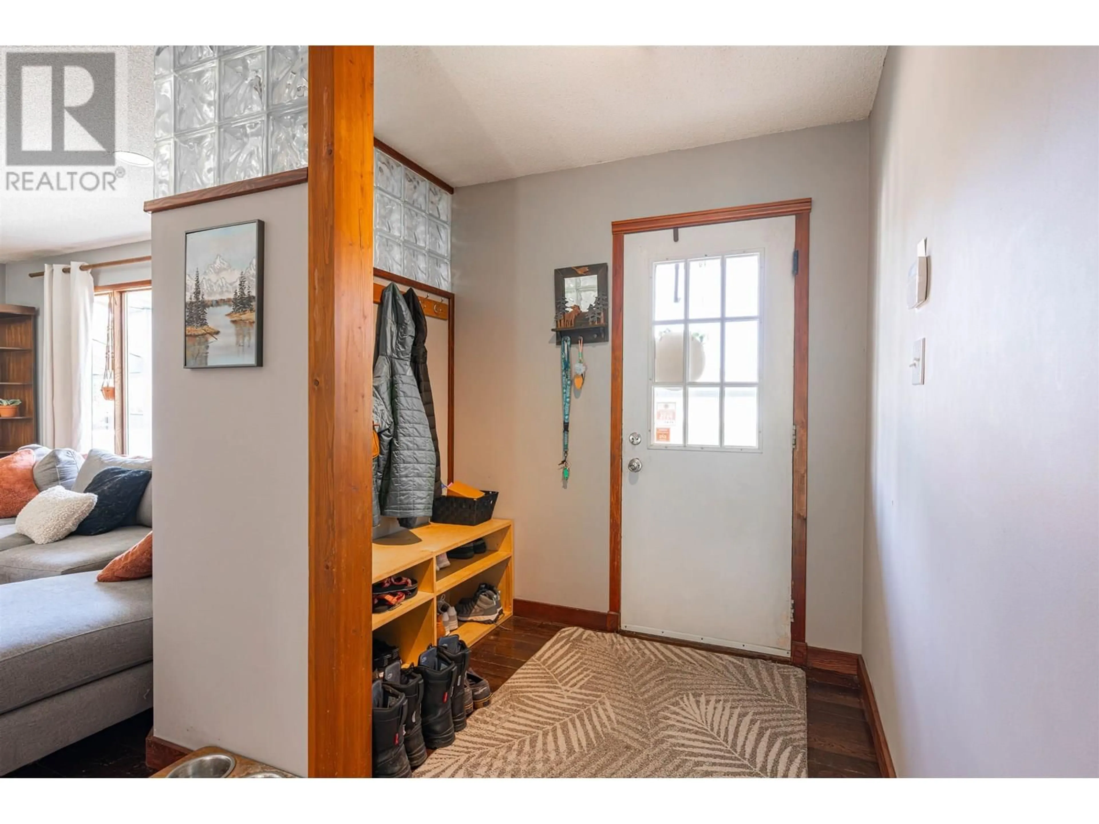 Indoor entryway for 4341 GRANITE AVENUE, Prince George British Columbia V2M5C1