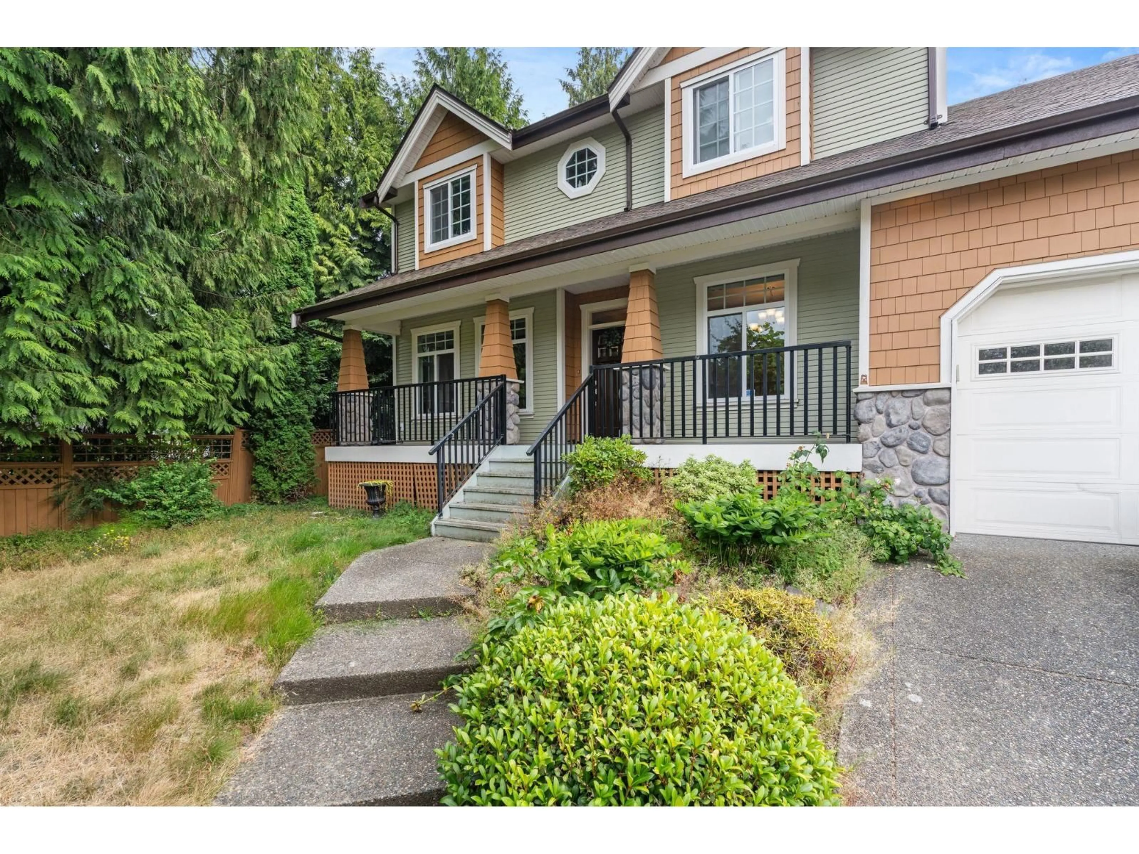 Home with vinyl exterior material, street for 20752 GRADE, Langley British Columbia V3A4K3