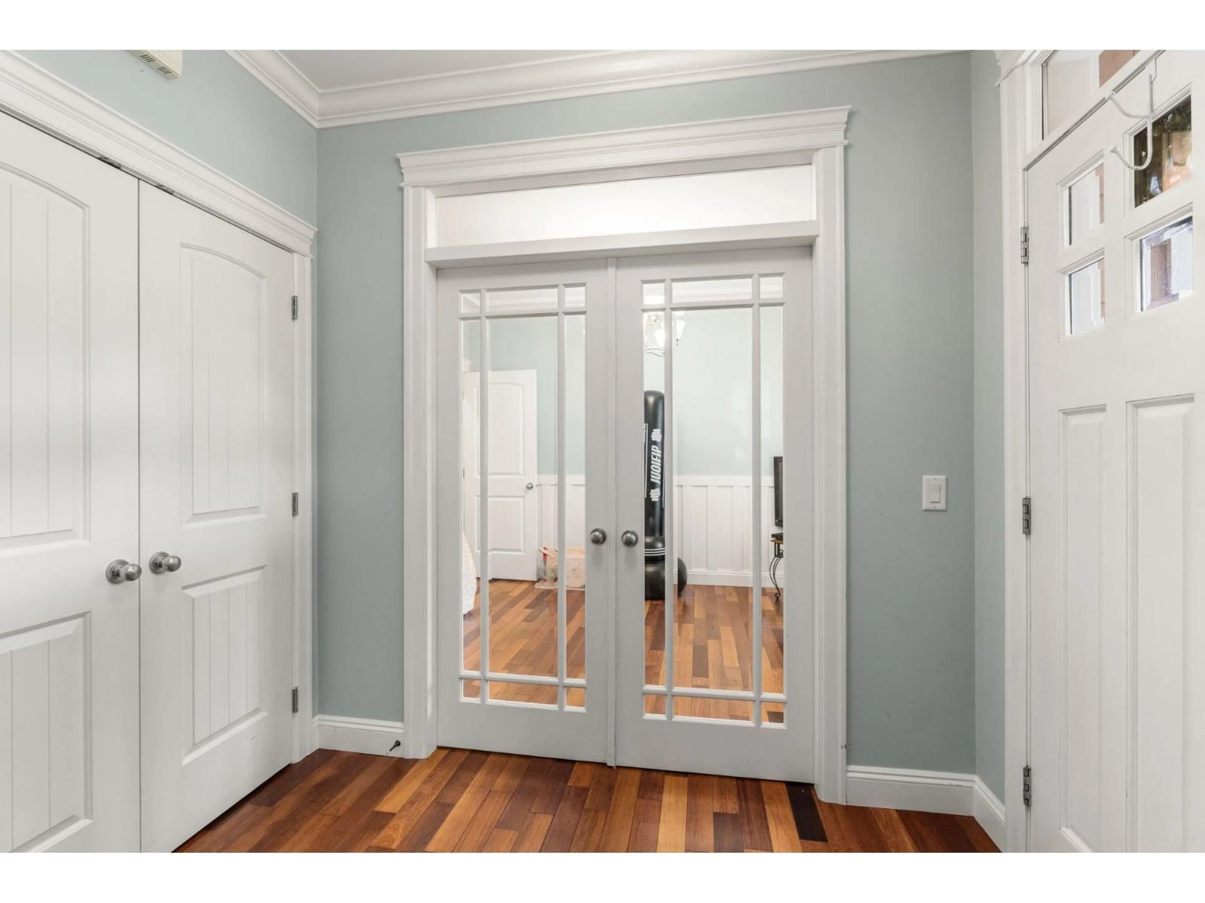 Indoor entryway for 20752 GRADE, Langley British Columbia V3A4K3