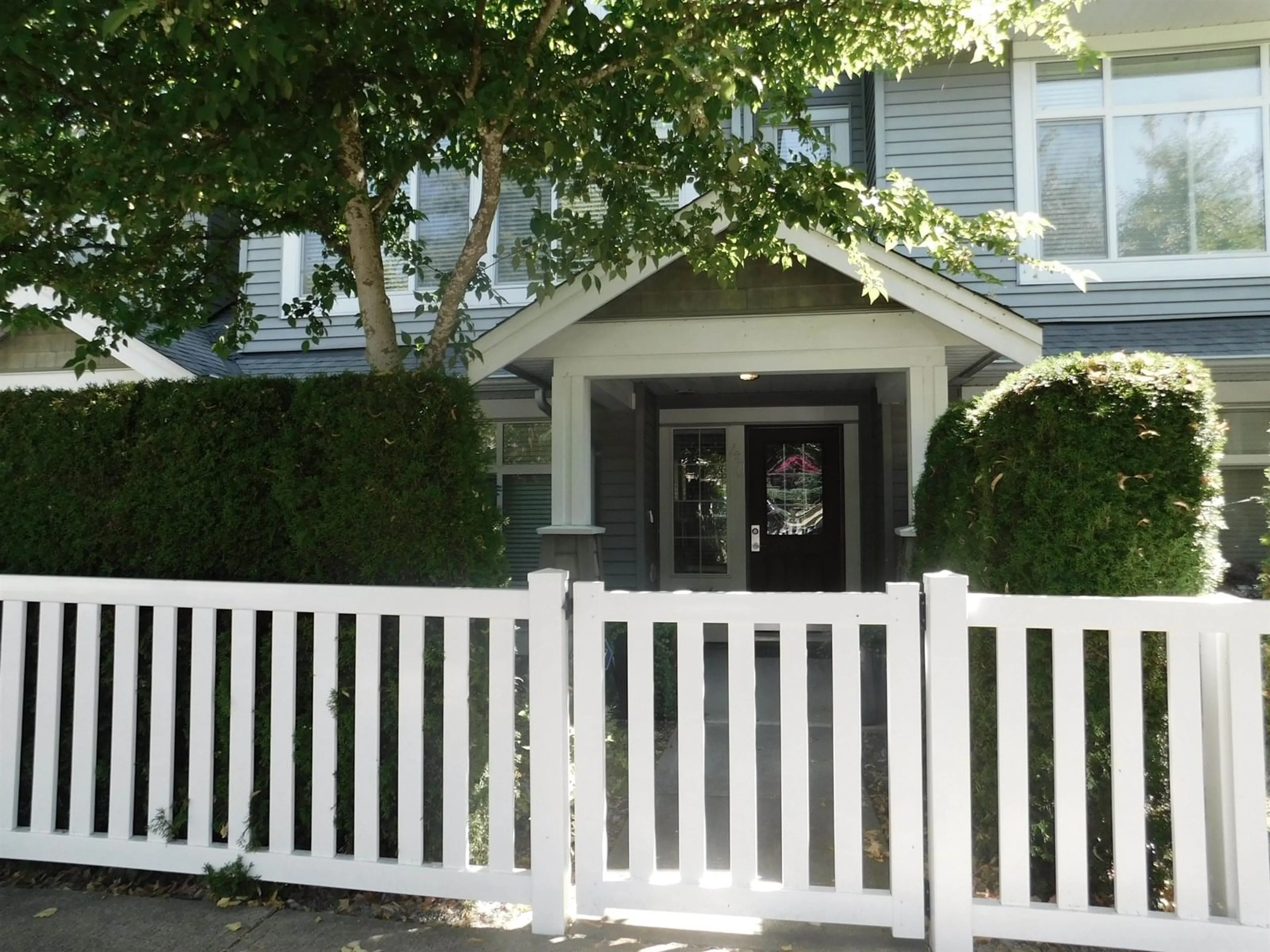 Unknown for 40 - 19330 69, Surrey British Columbia V4N0Z2
