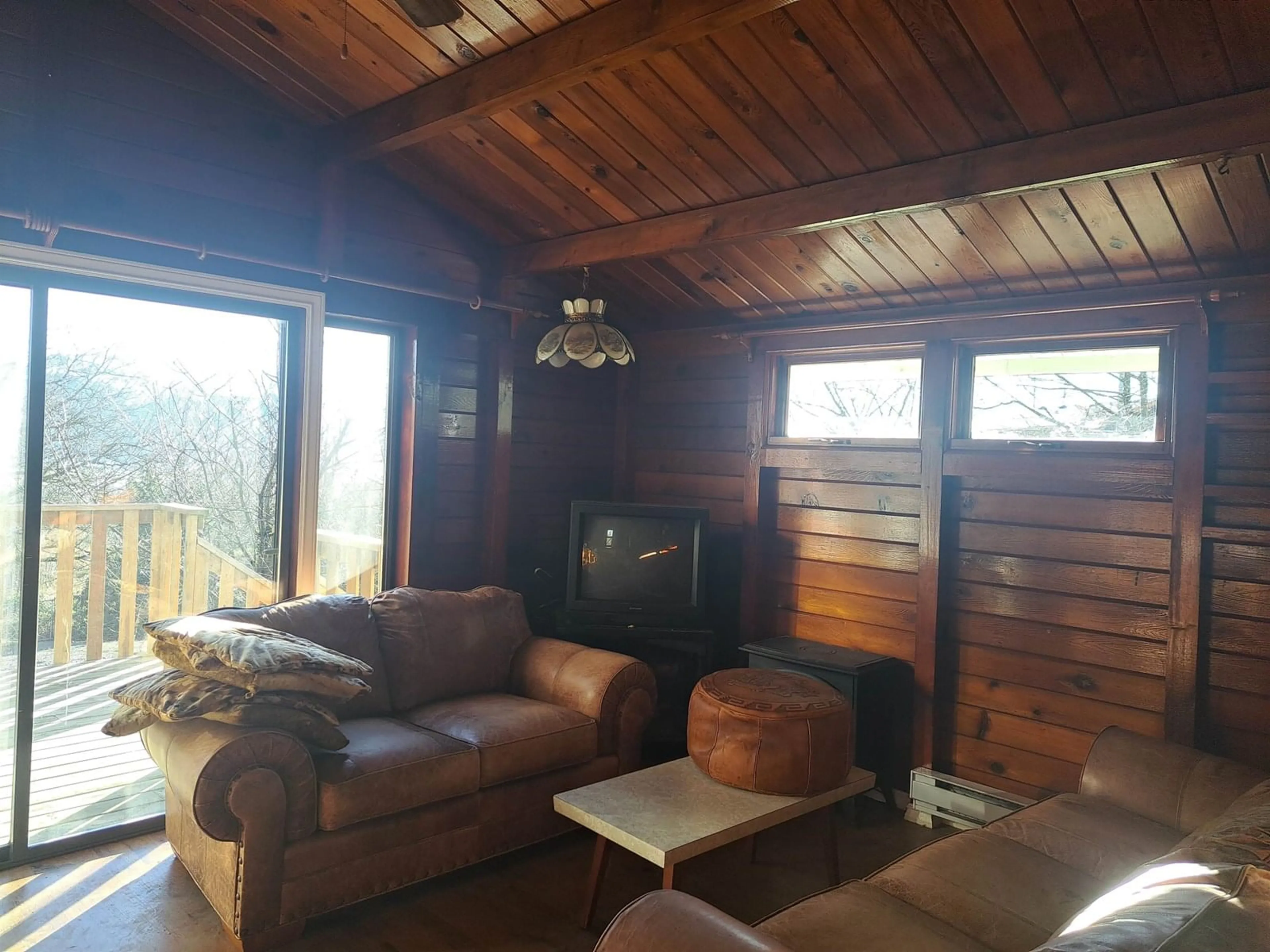 Living room with furniture, wood/laminate floor for 37318 WARD, Abbotsford British Columbia V3G2K6