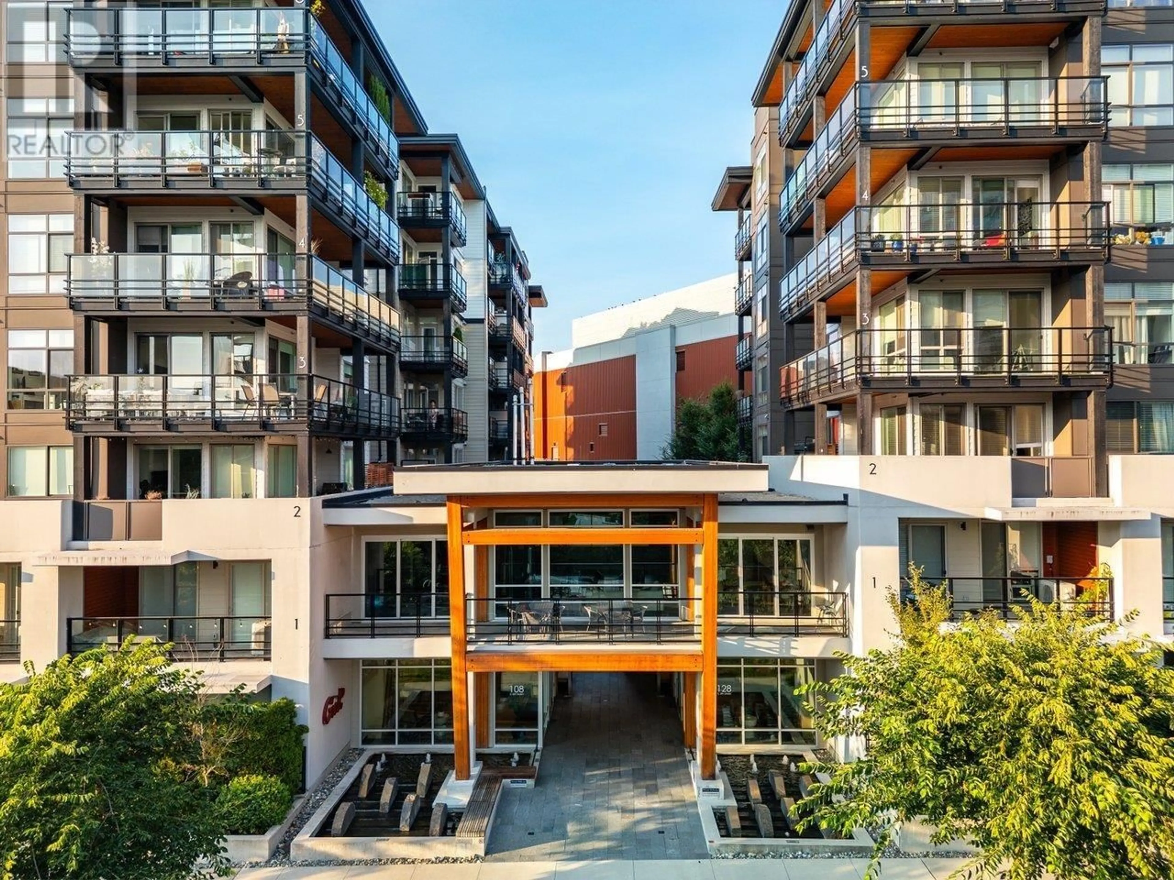 Unknown for 202 - 128 8TH STREET, North Vancouver British Columbia V7L1Y7