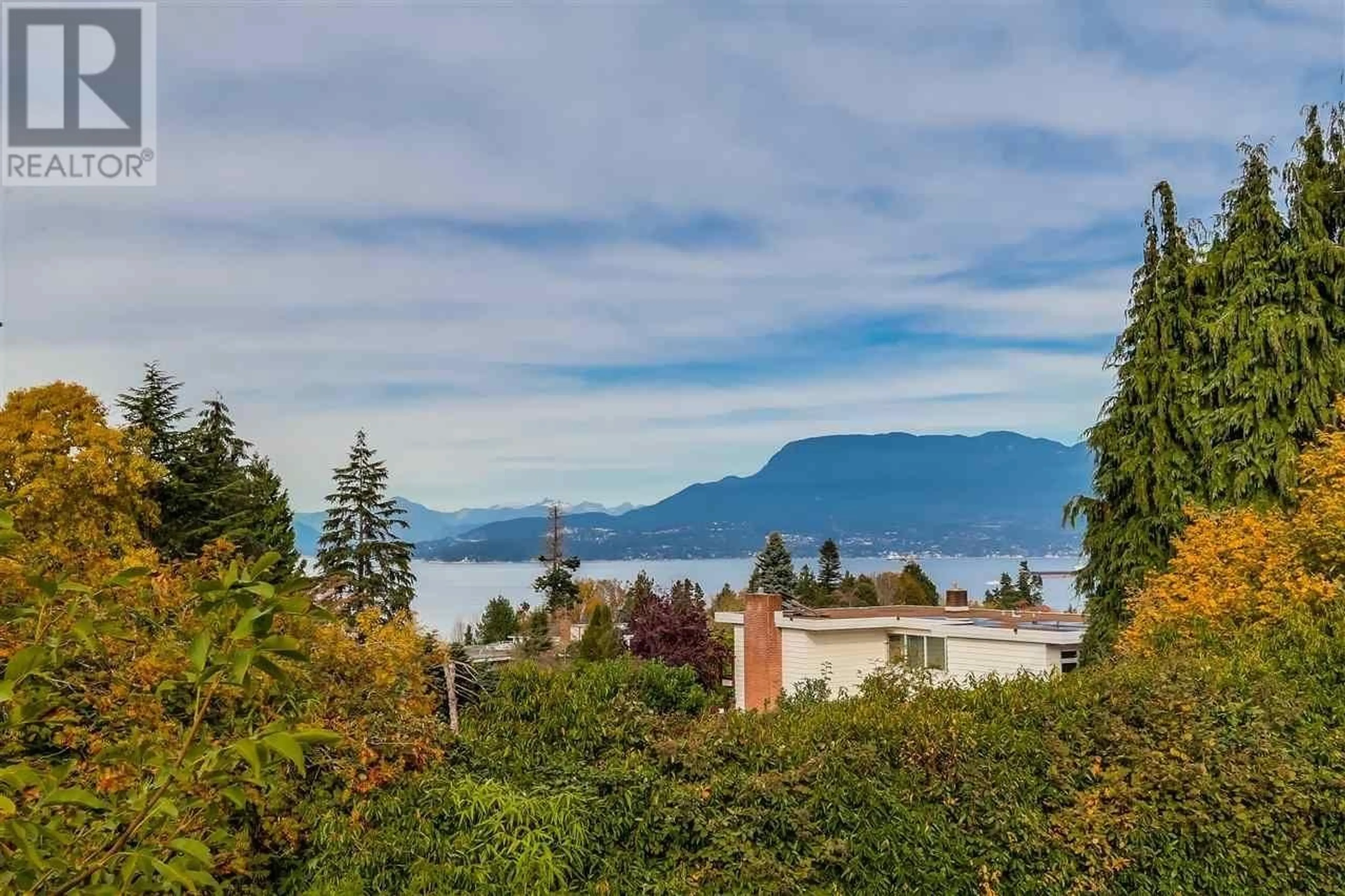 A pic from outside/outdoor area/front of a property/back of a property/a pic from drone, water/lake/river/ocean view for 5975 CHANCELLOR BOULEVARD, Vancouver British Columbia V6T1E6