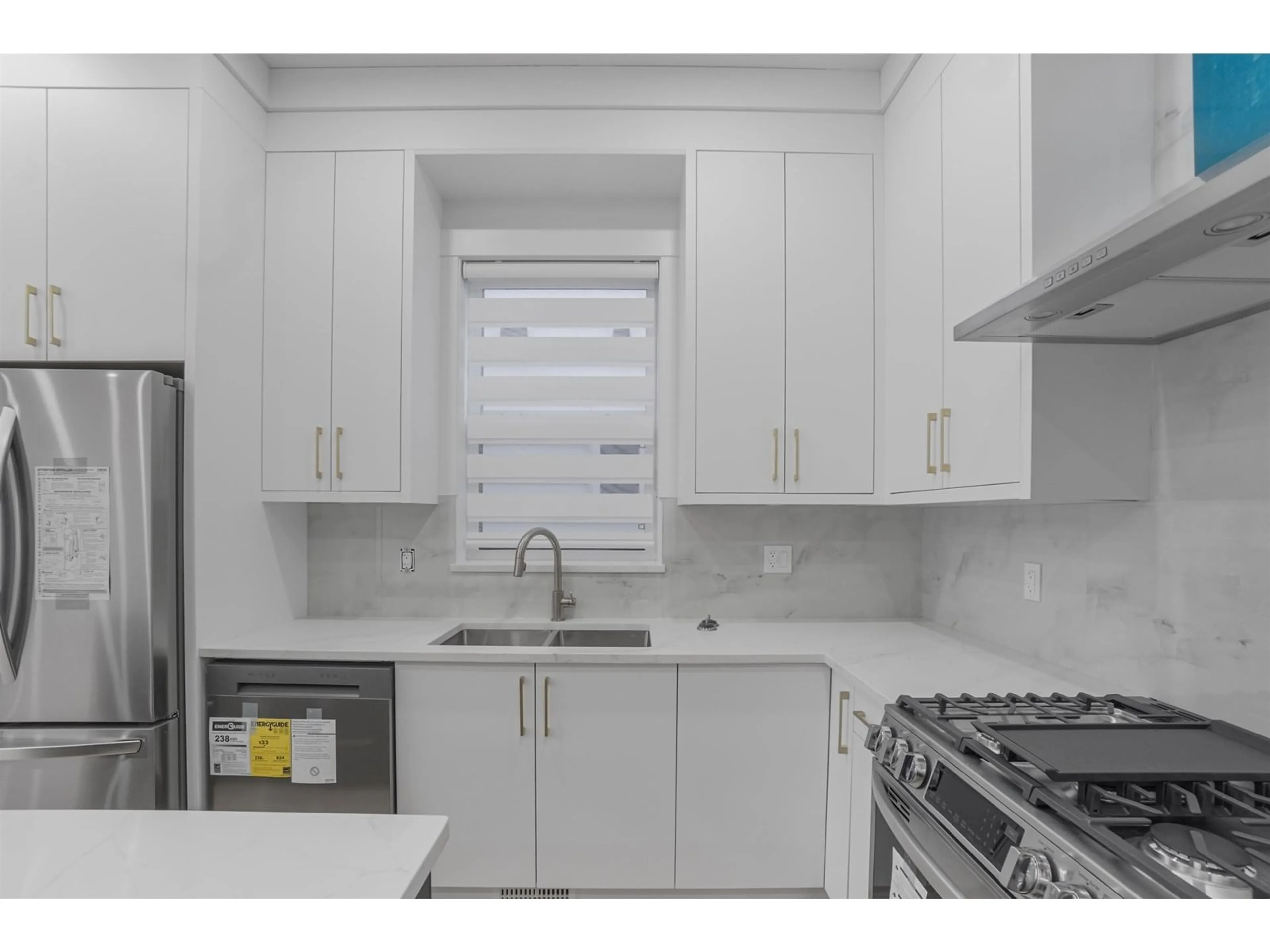 Standard kitchen, unknown for 20488 75, Langley British Columbia V2Y3S8