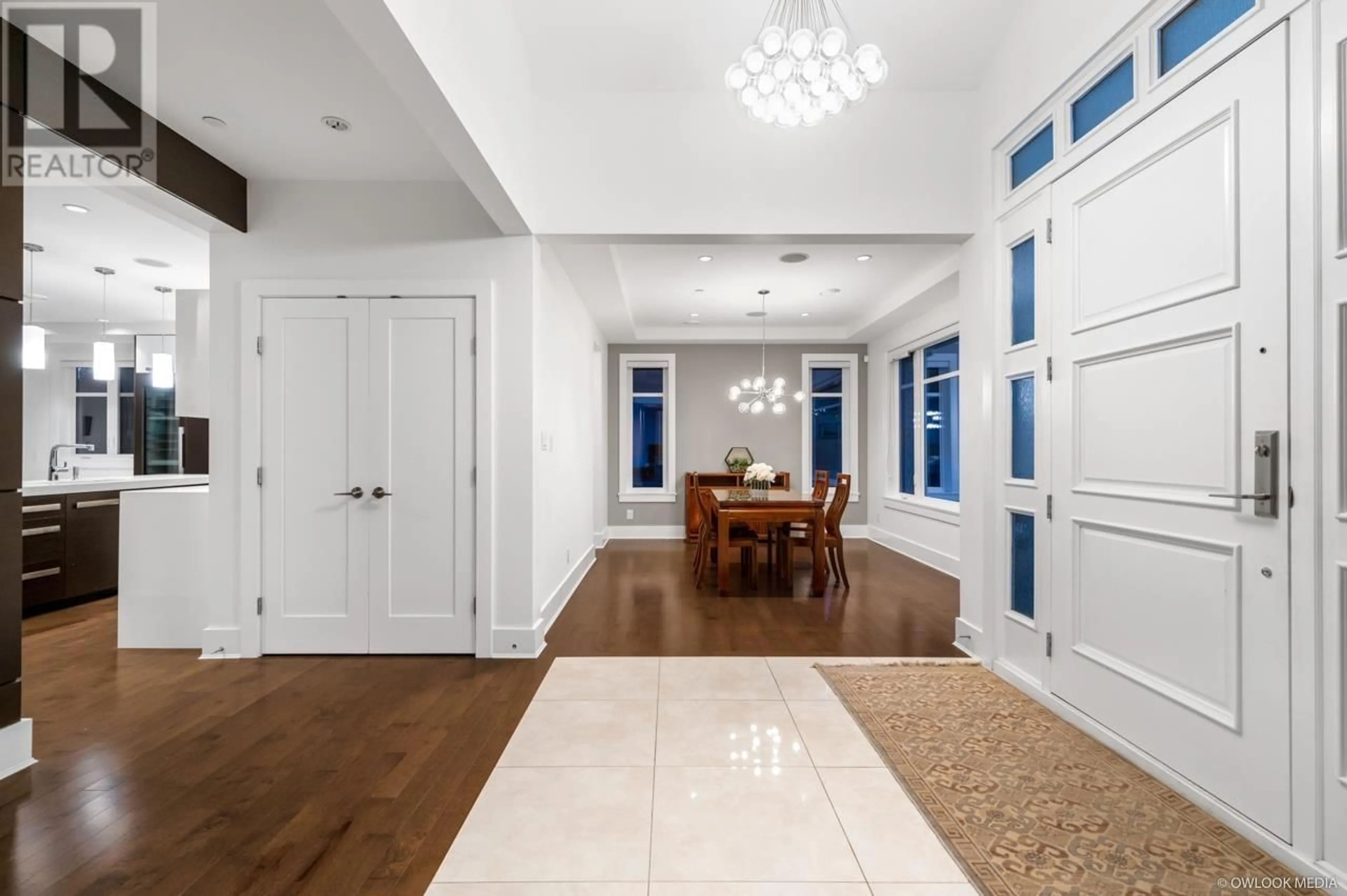 Indoor entryway for 1208 HAYWOOD AVENUE, West Vancouver British Columbia V7T1V1