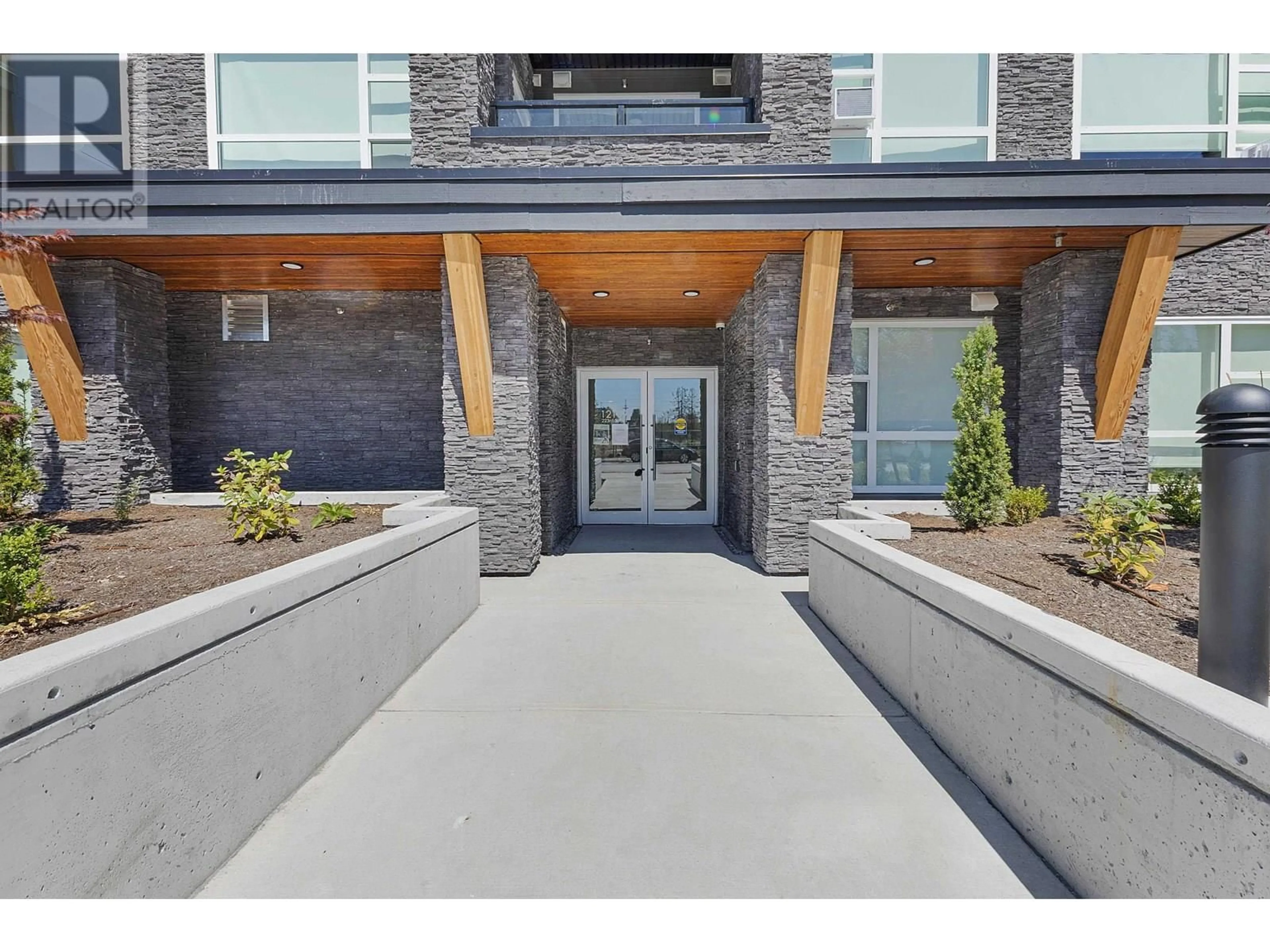 Indoor foyer for 307 - 12109 223 STREET, Maple Ridge British Columbia V2X5Y6