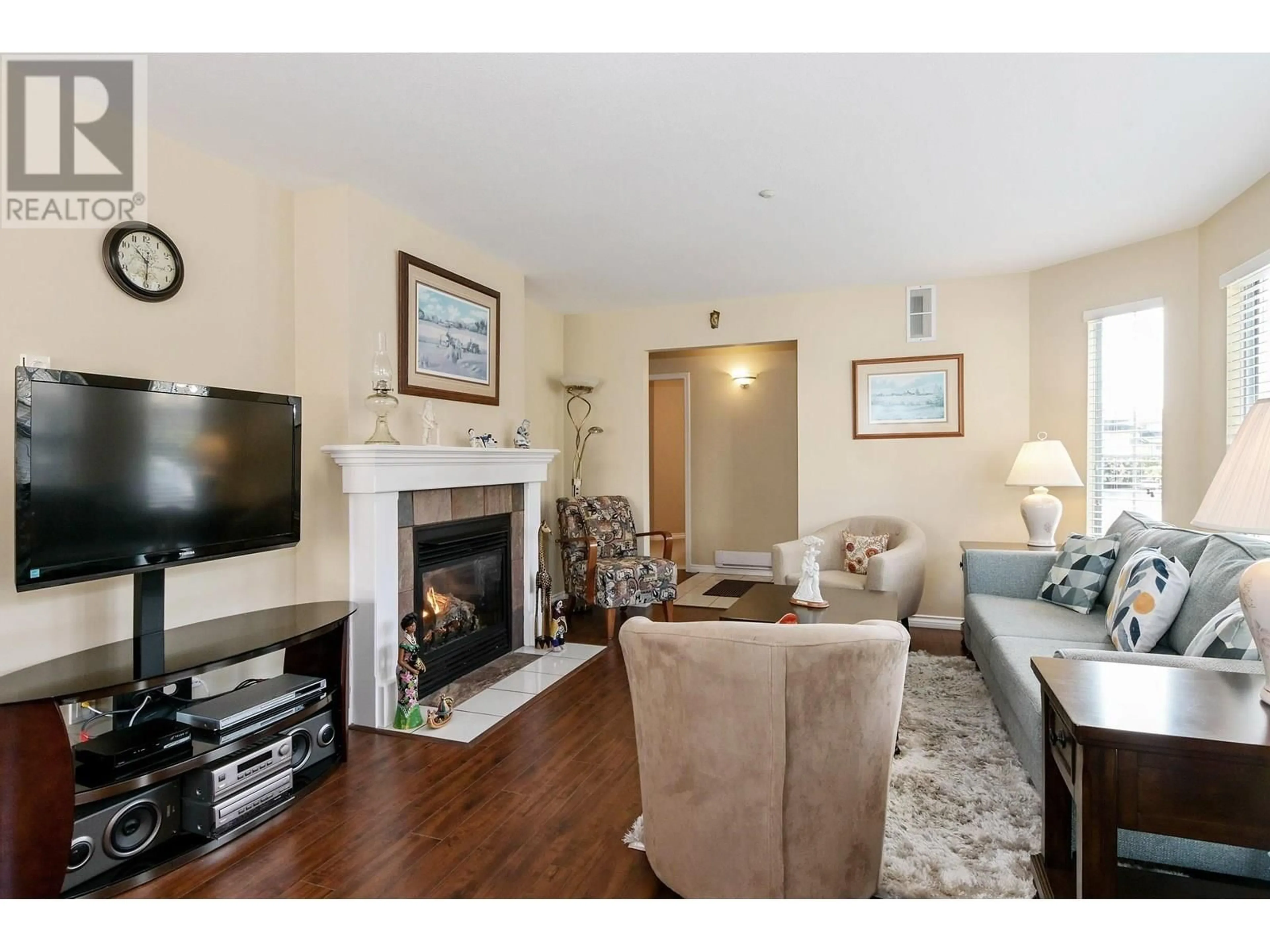 Living room with furniture, unknown for 7 - 19060 FORD ROAD, Pitt Meadows British Columbia V3Y2M2