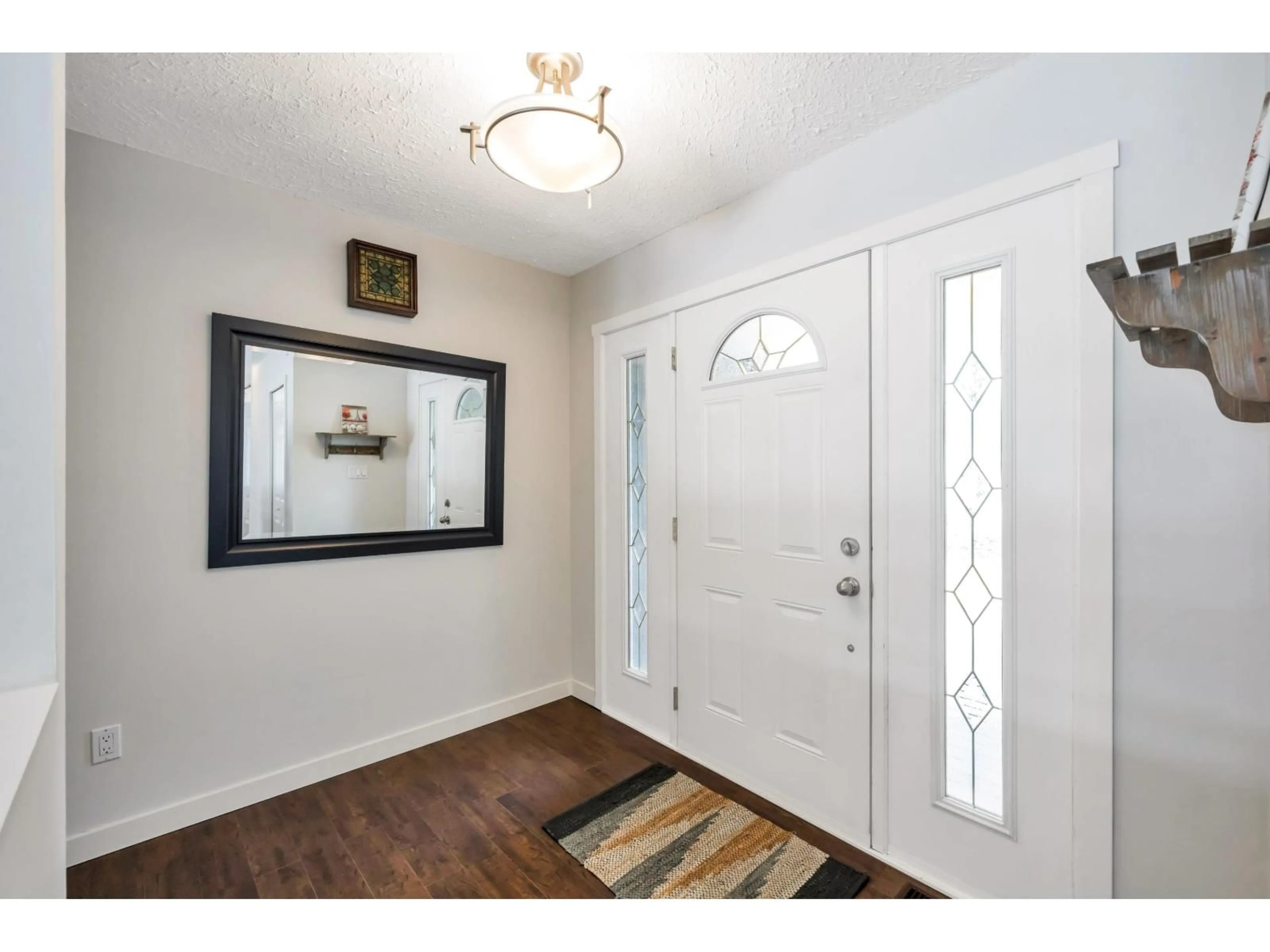 Indoor entryway for 19838 48A, Langley British Columbia V3A6Y2