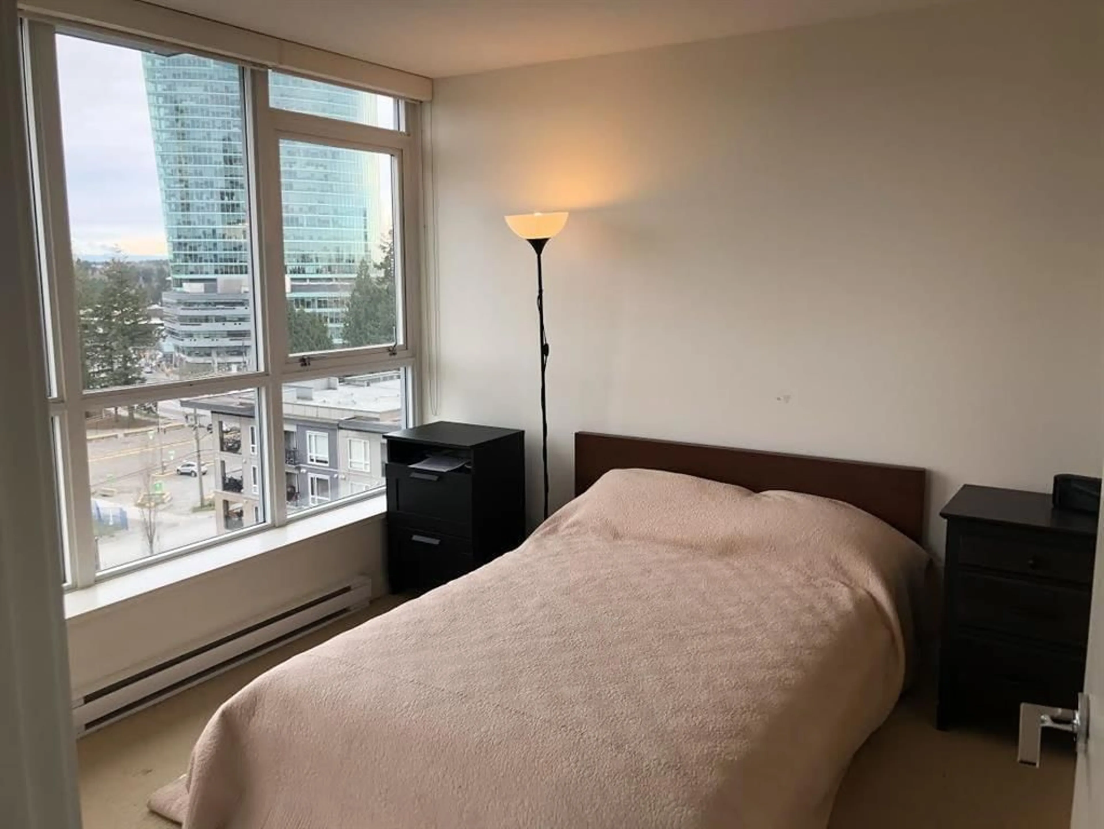 A pic of a room for 907 - 13325 102A, Surrey British Columbia V3T1P6
