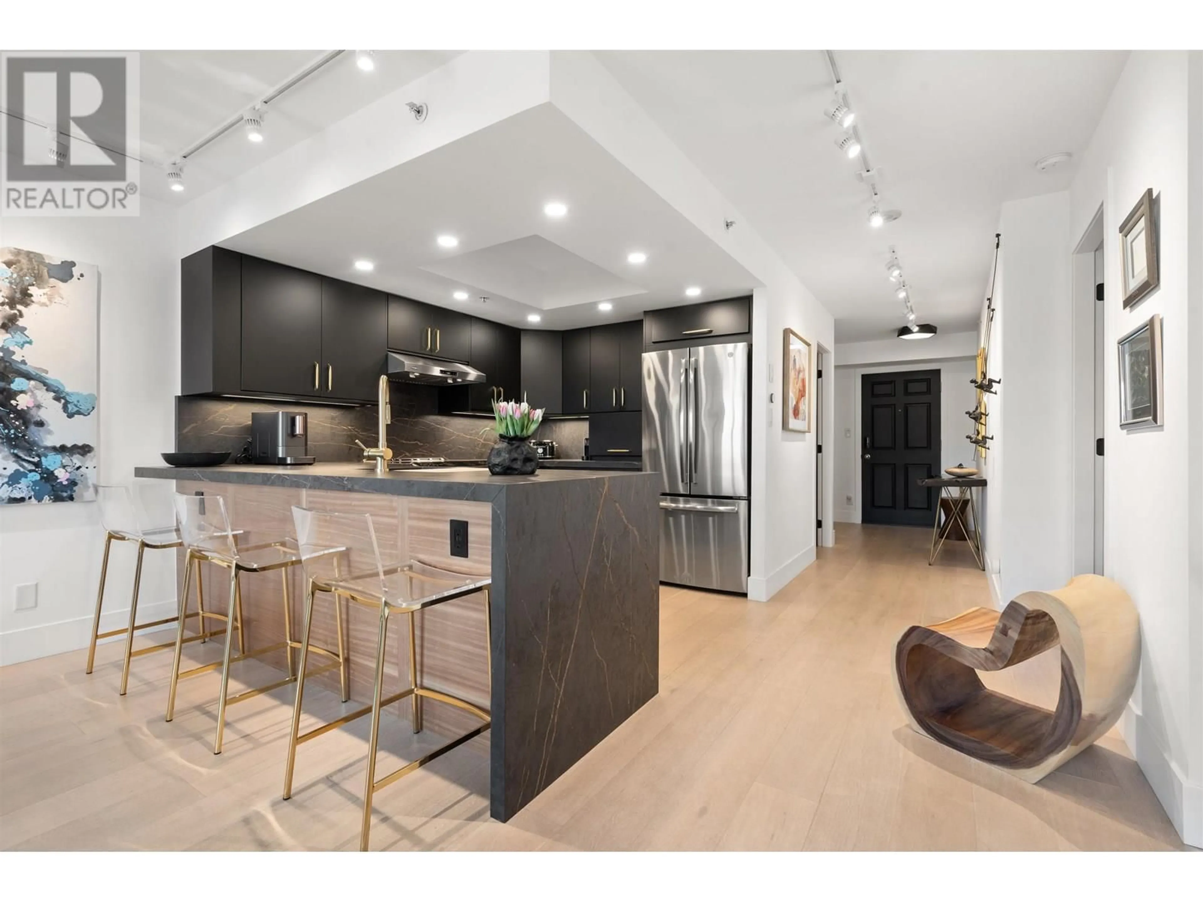 Open concept kitchen, unknown for 406 - 1128 QUEBEC STREET, Vancouver British Columbia V6A4E1