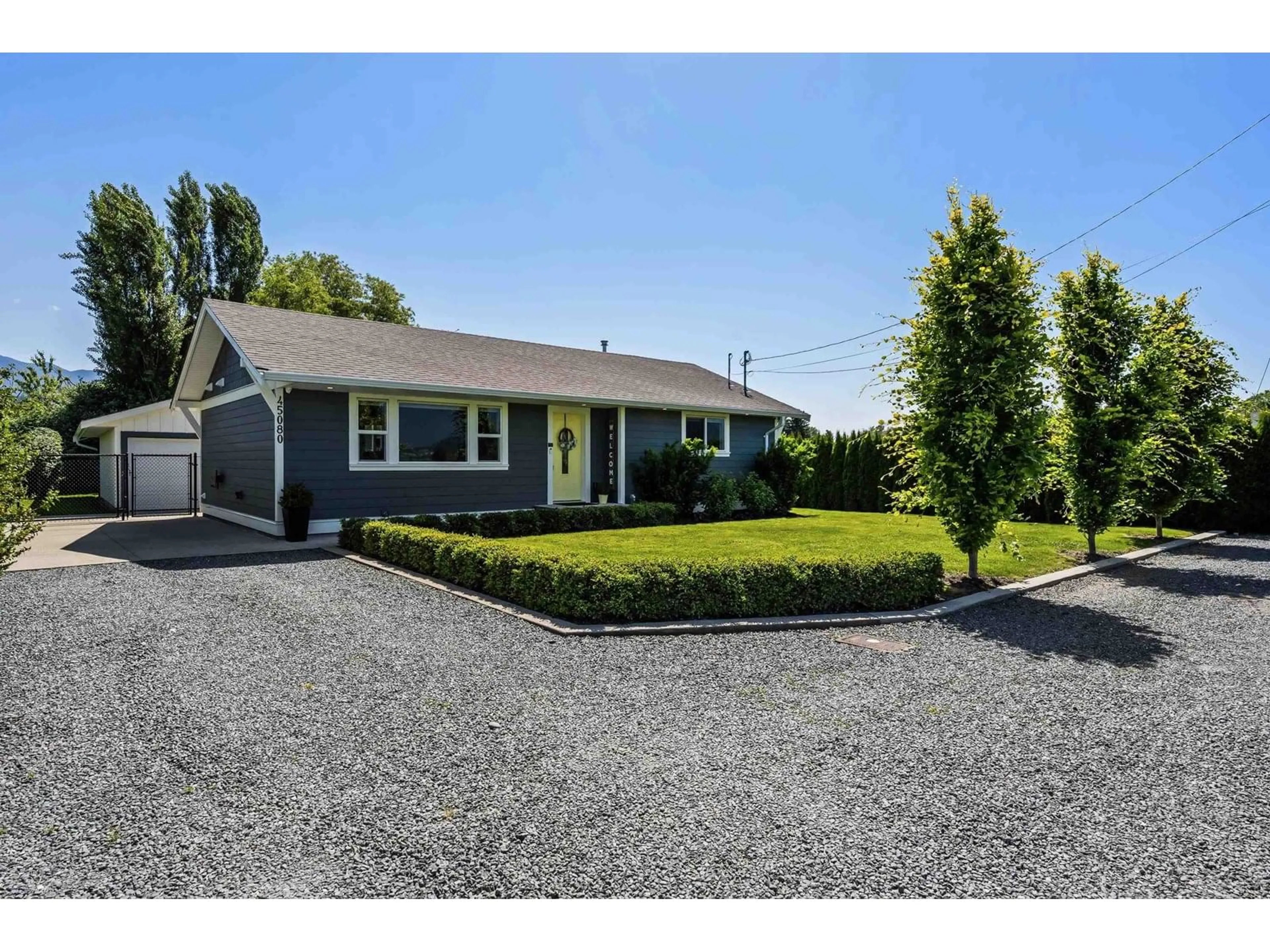 A pic from outside/outdoor area/front of a property/back of a property/a pic from drone, street for 45080 SOUTH SUMAS ROAD, Chilliwack British Columbia V2R1W5