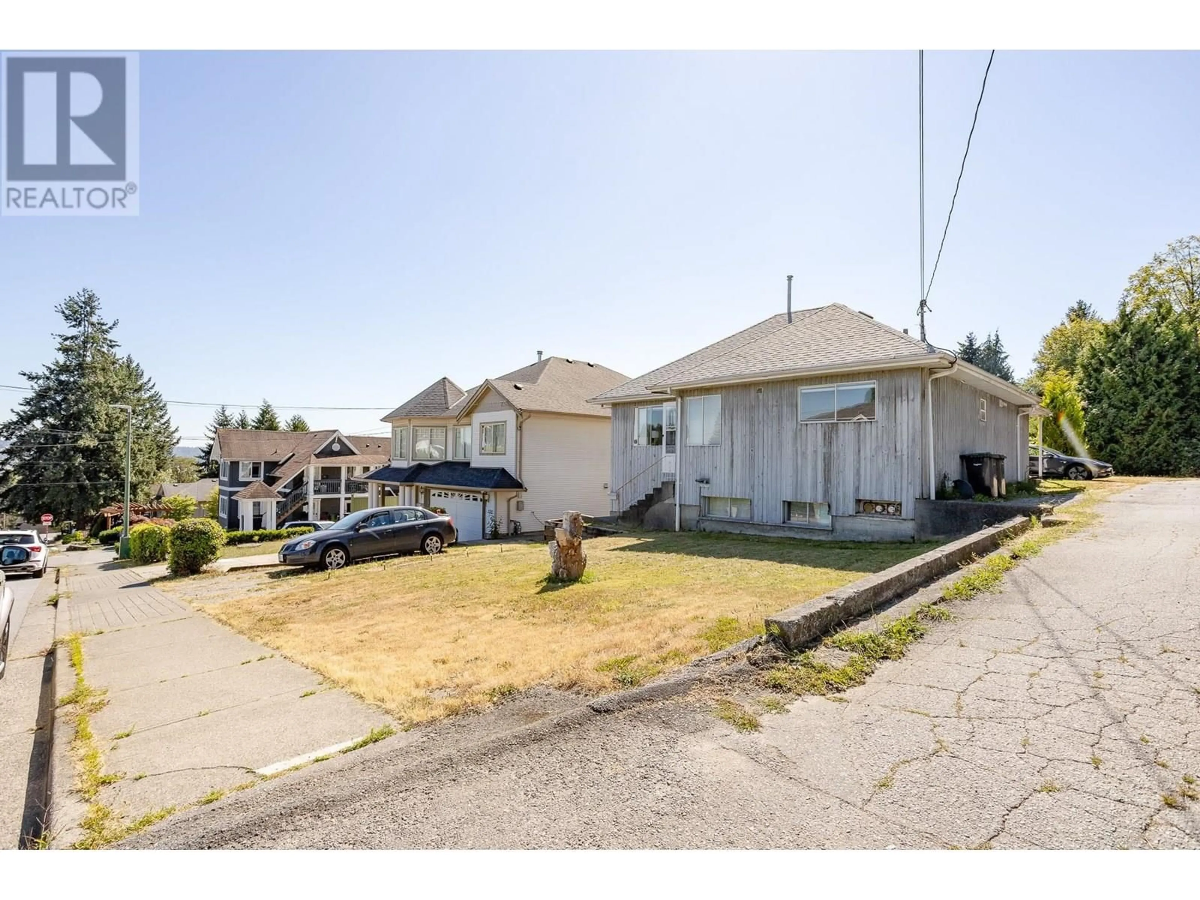 A pic from outside/outdoor area/front of a property/back of a property/a pic from drone, street for 226 NELSON STREET, Coquitlam British Columbia V3K4M9