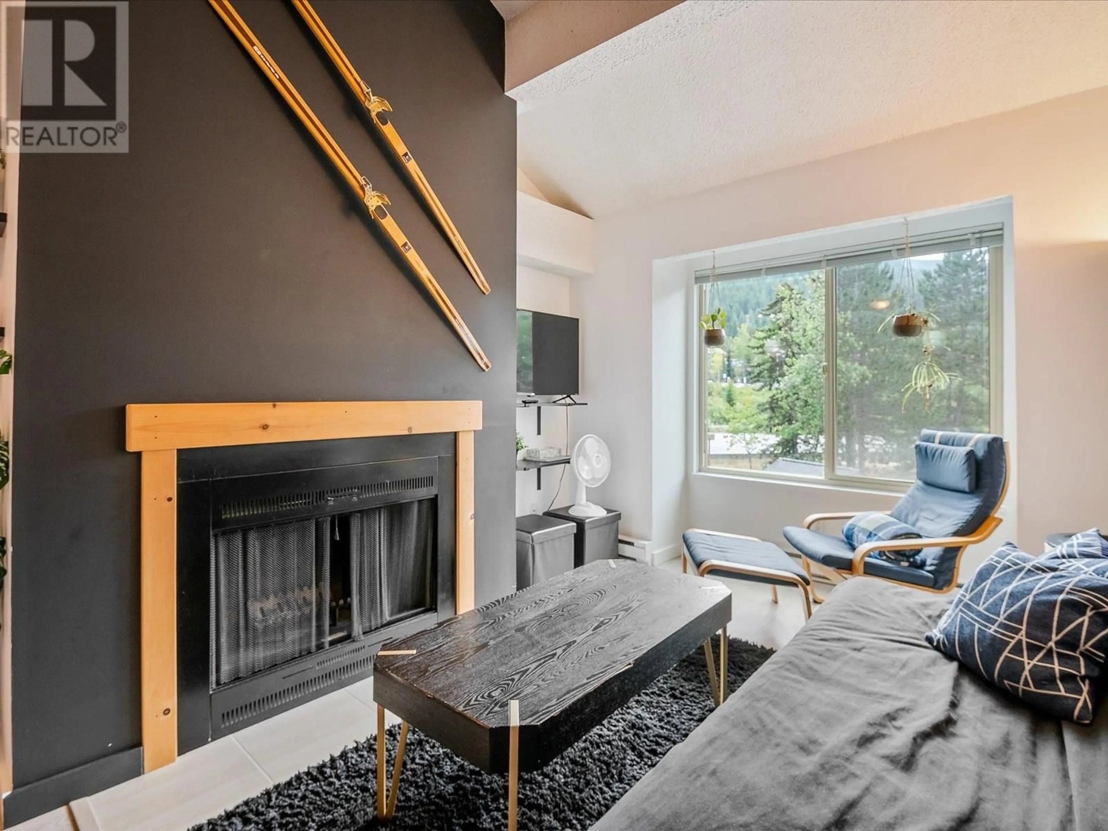 Living room with furniture, unknown for 307 - 2021 KAREN CRESCENT, Whistler British Columbia V8E0H1