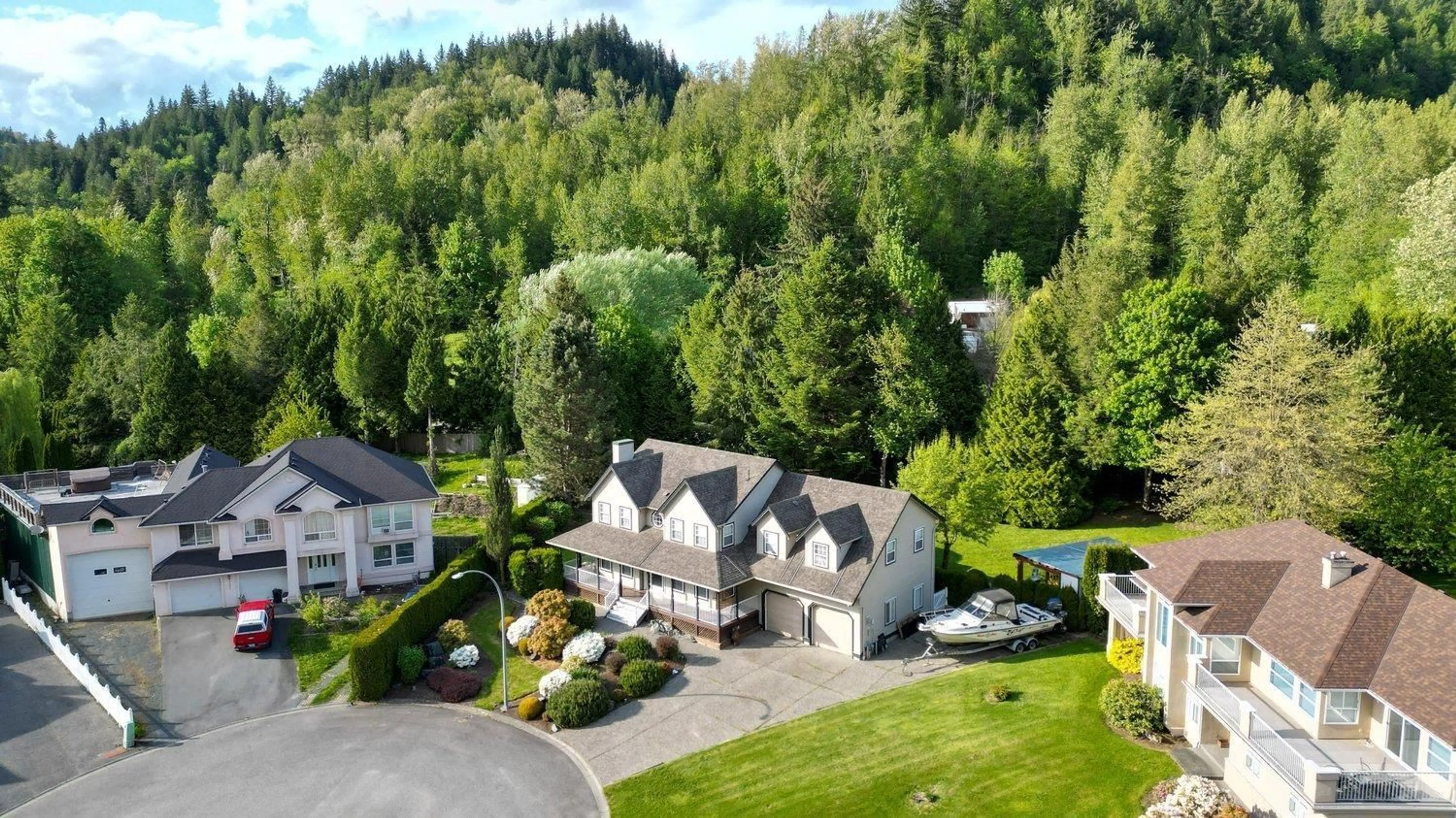 A pic from outside/outdoor area/front of a property/back of a property/a pic from drone, mountain view for 5052 WHITEWATER PLACE, Sardis - Chwk River Valley British Columbia V4Z1H5