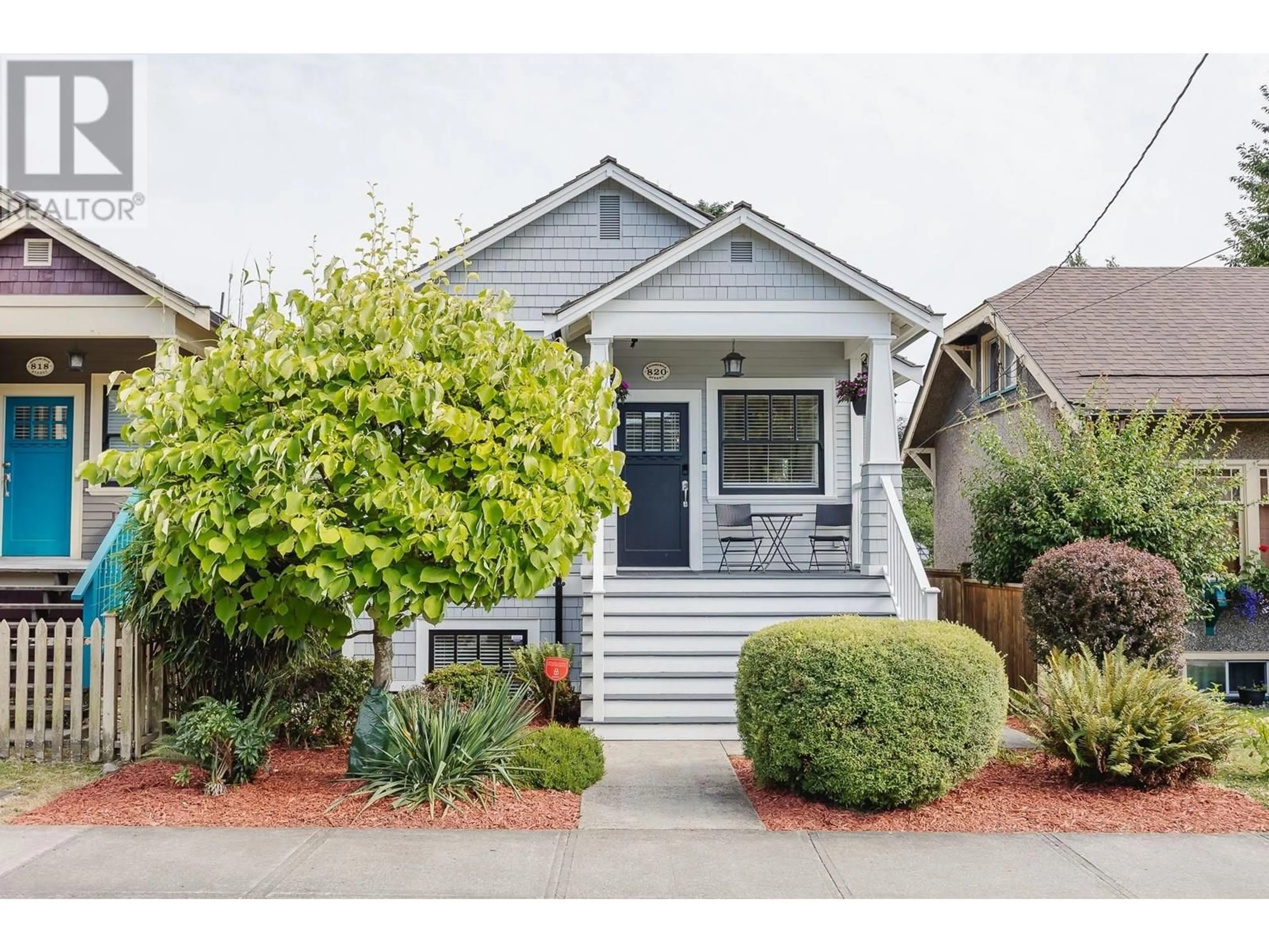 Home with vinyl exterior material, street for 820 EDINBURGH STREET, New Westminster British Columbia V3M2V3