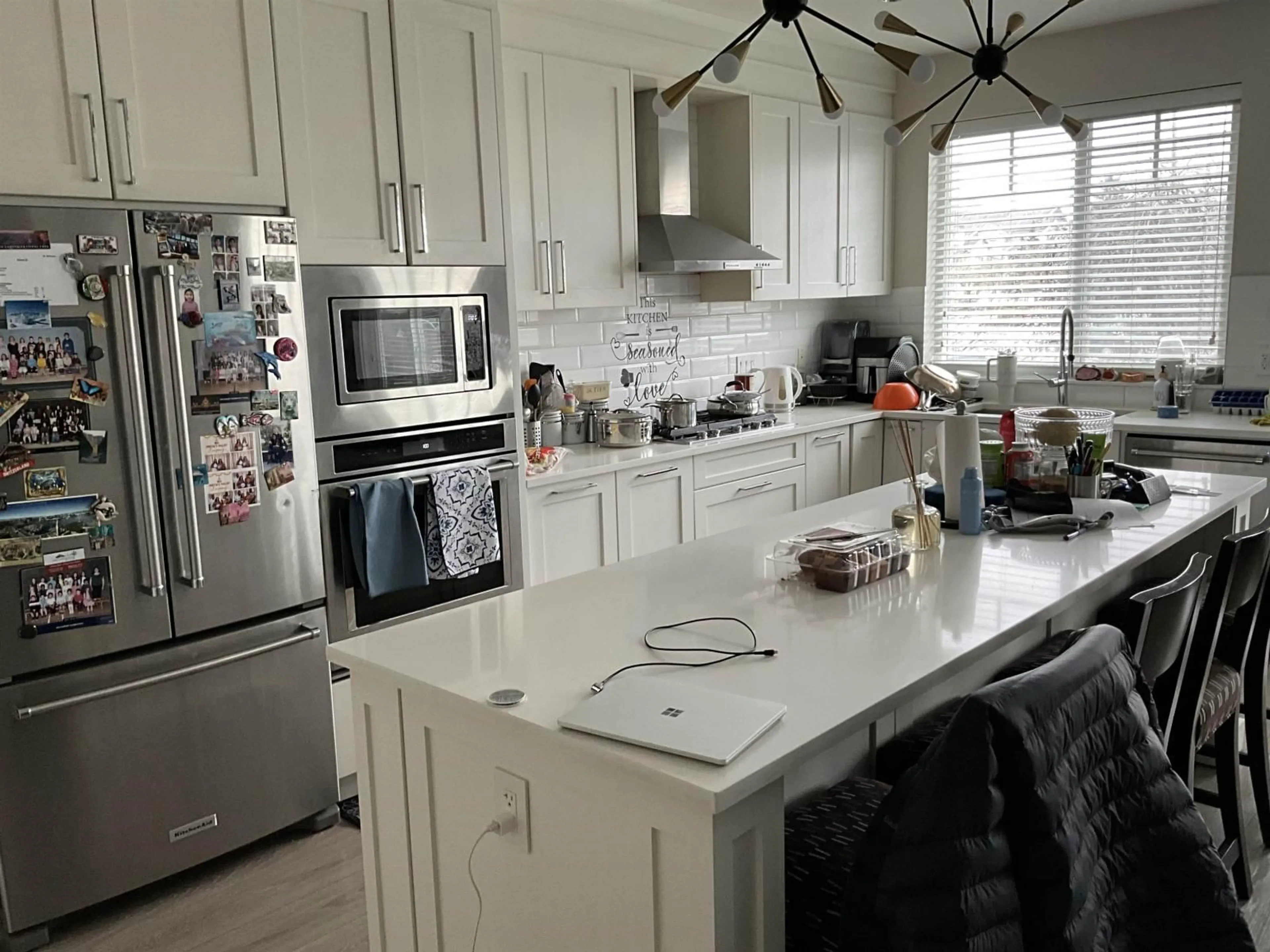 Open concept kitchen, ceramic/tile floor for 18 - 19938 70 AVENUE, Langley British Columbia V2Y0R1