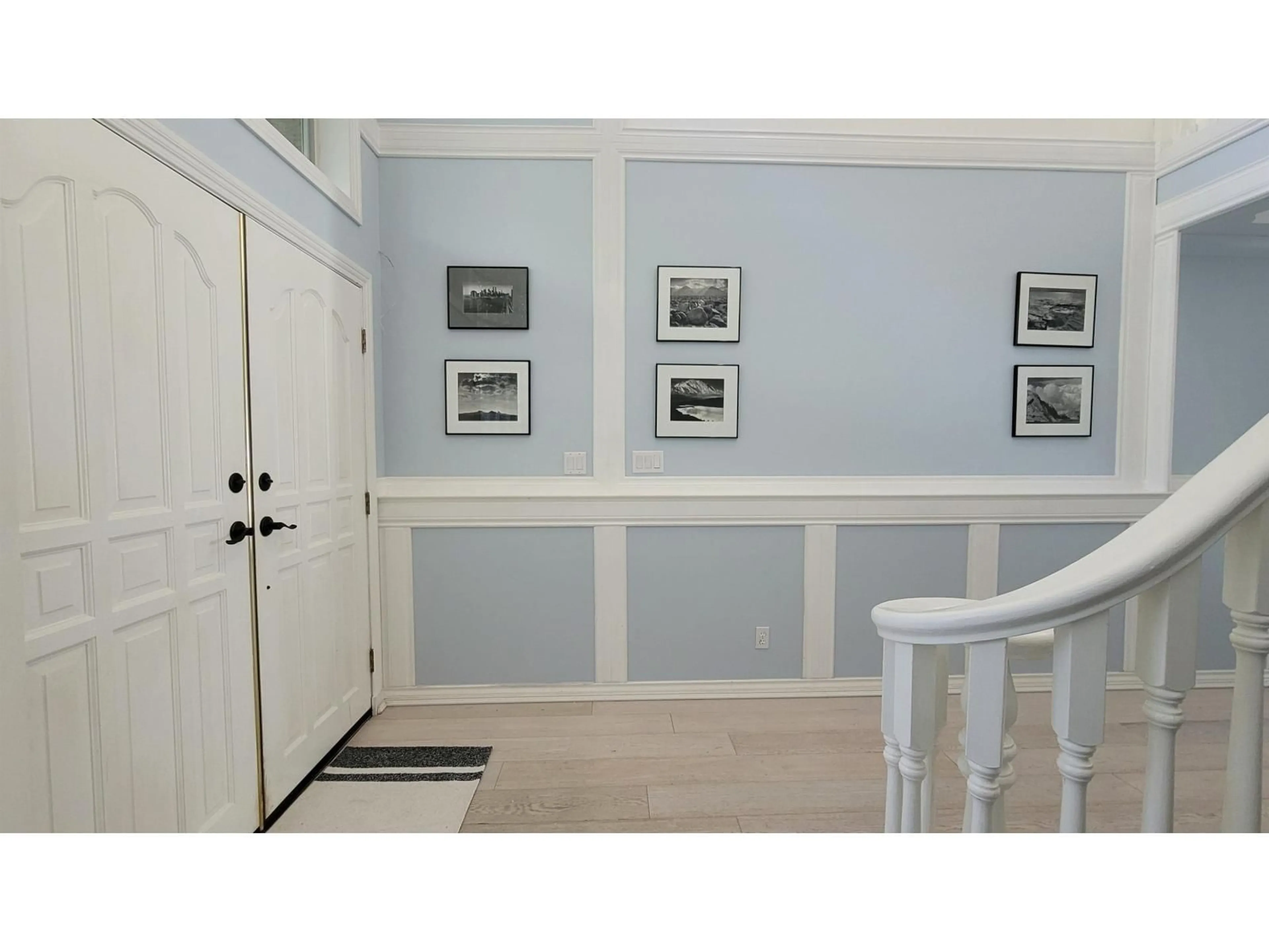 Indoor entryway for 14937 BLACKWOOD, White Rock British Columbia V4B2A8