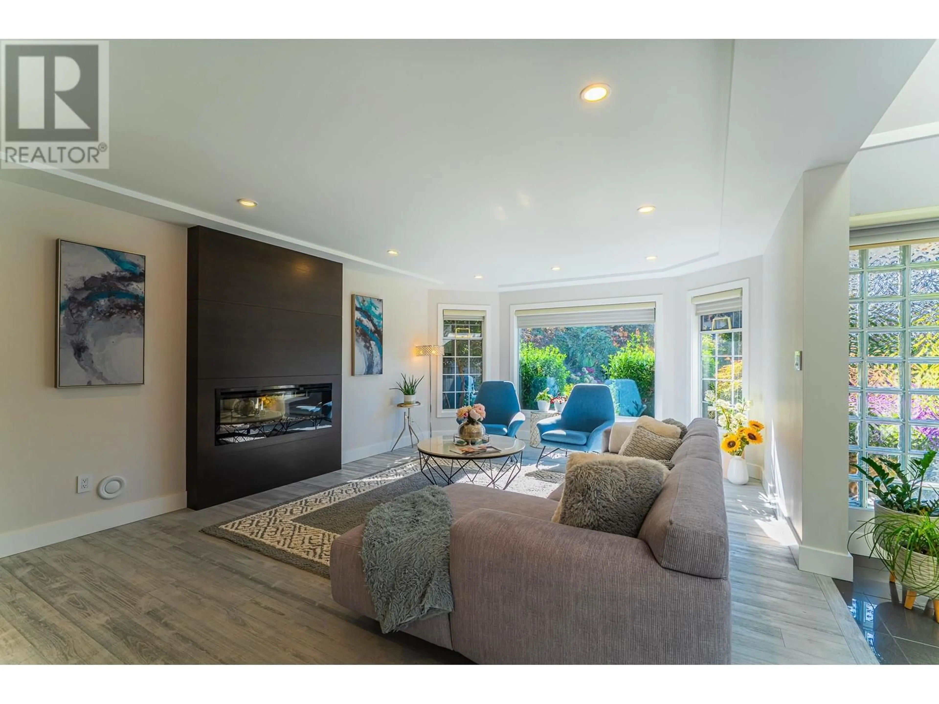 Living room with furniture, unknown for 8780 SCOTCHBROOK ROAD, Richmond British Columbia V6Y2M3