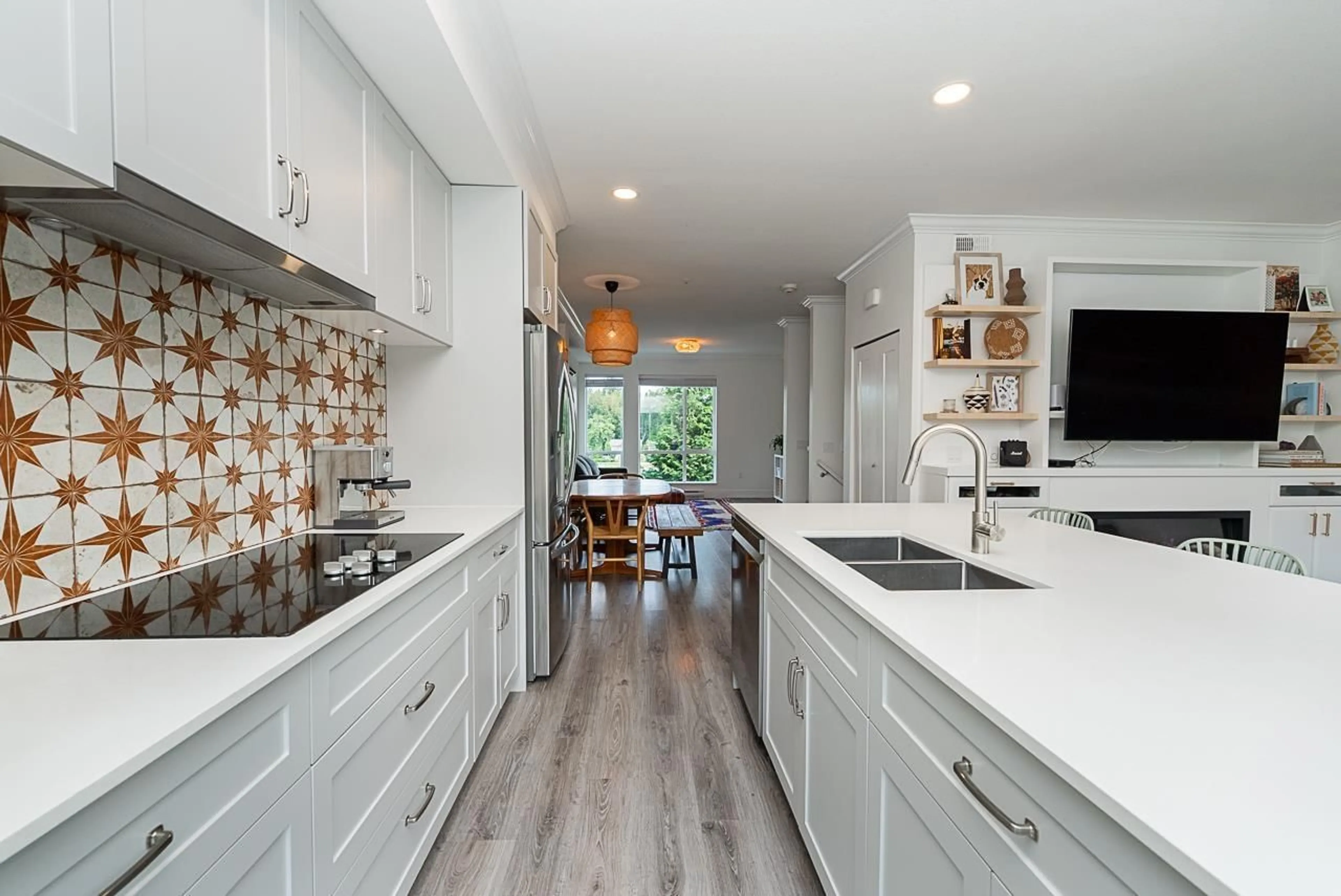 Contemporary kitchen, ceramic/tile floor for 43 - 15775 MOUNTAIN VIEW, Surrey British Columbia V3Z0W7
