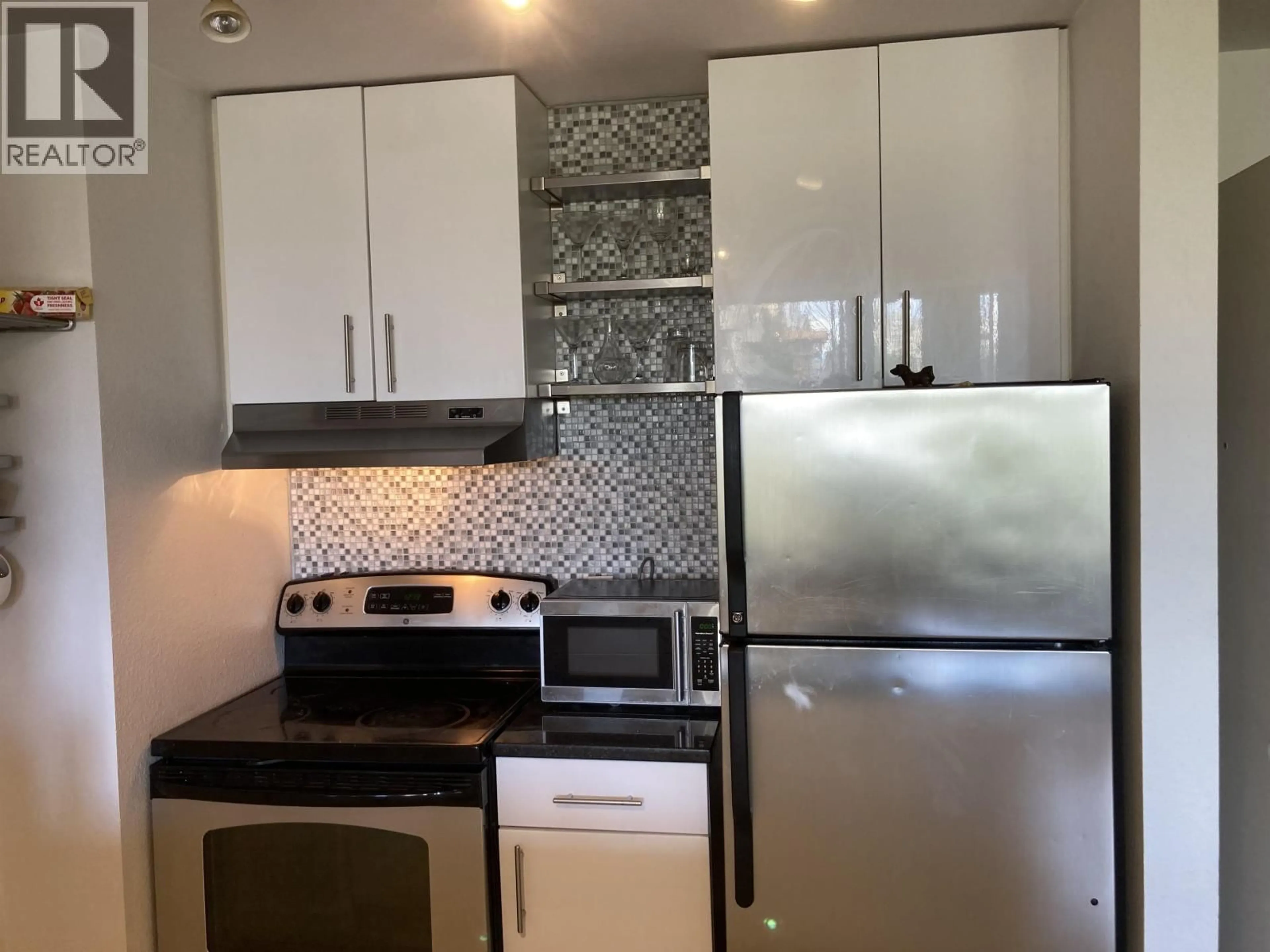 Standard kitchen, unknown for 411 - 1330 BURRARD STREET, Vancouver British Columbia V6Z2B8